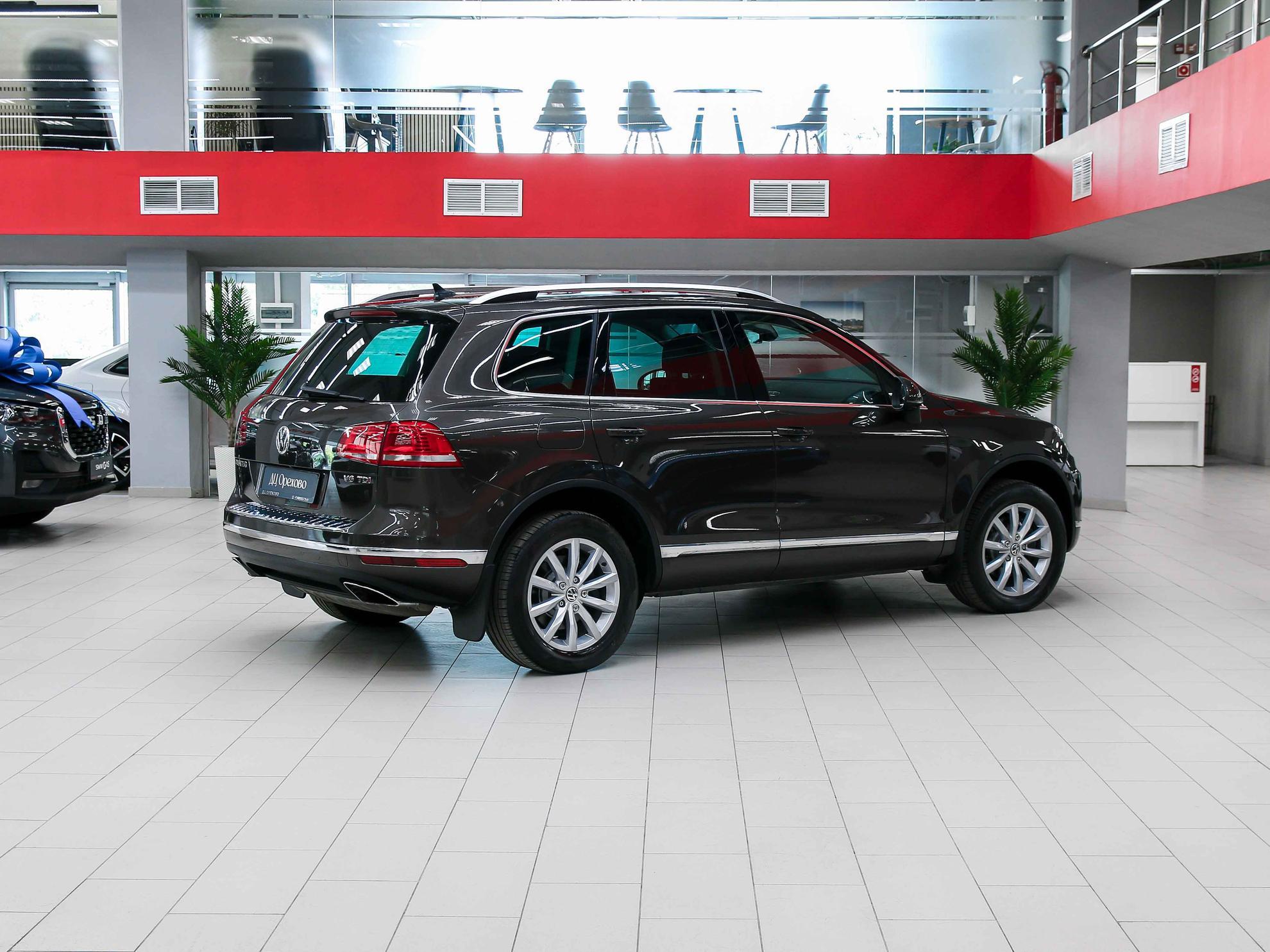 Volkswagen Touareg 2017, коричневый, ДЦ Орехово