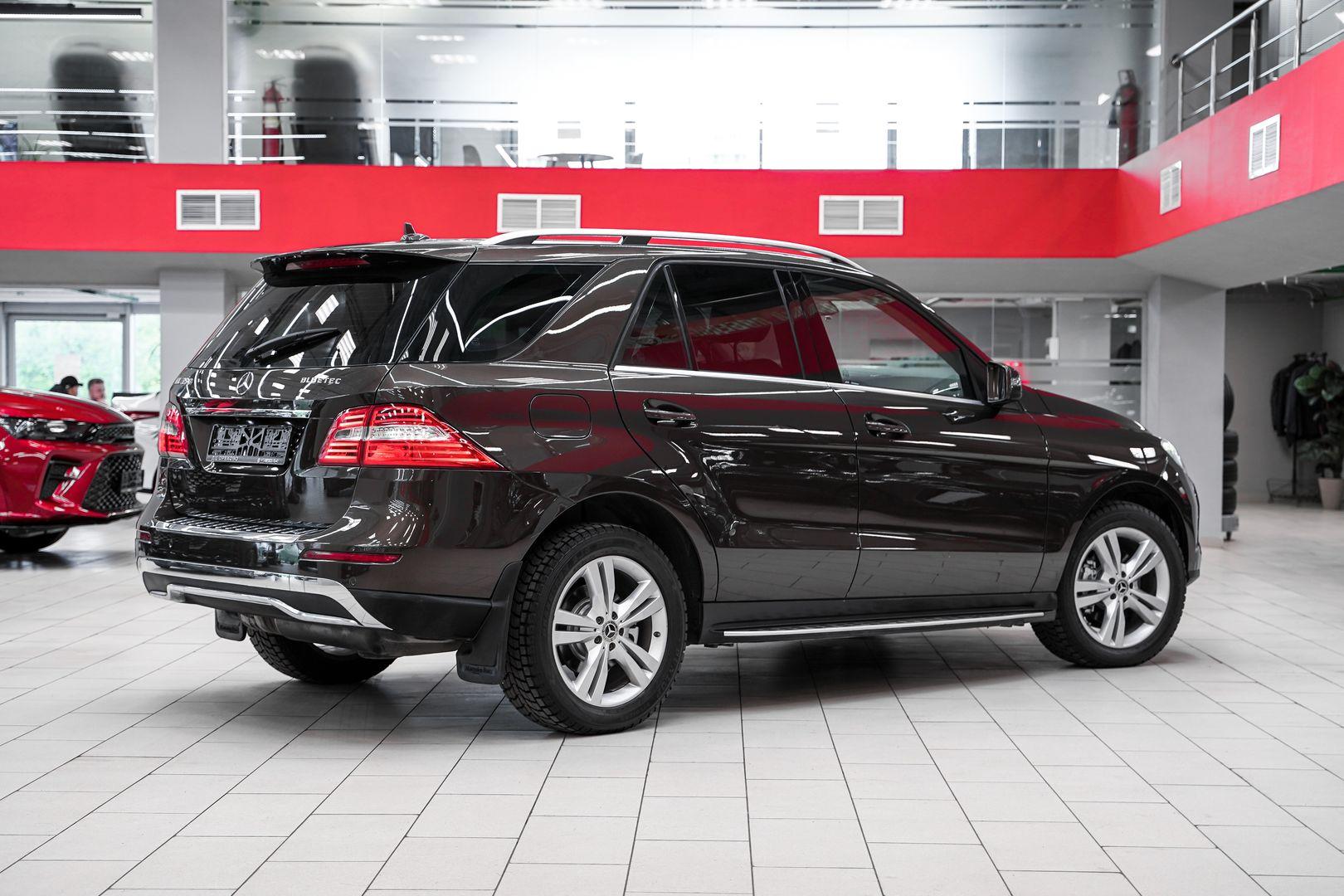 Mercedes-Benz M-Класс 2013, коричневый, ДЦ Орехово