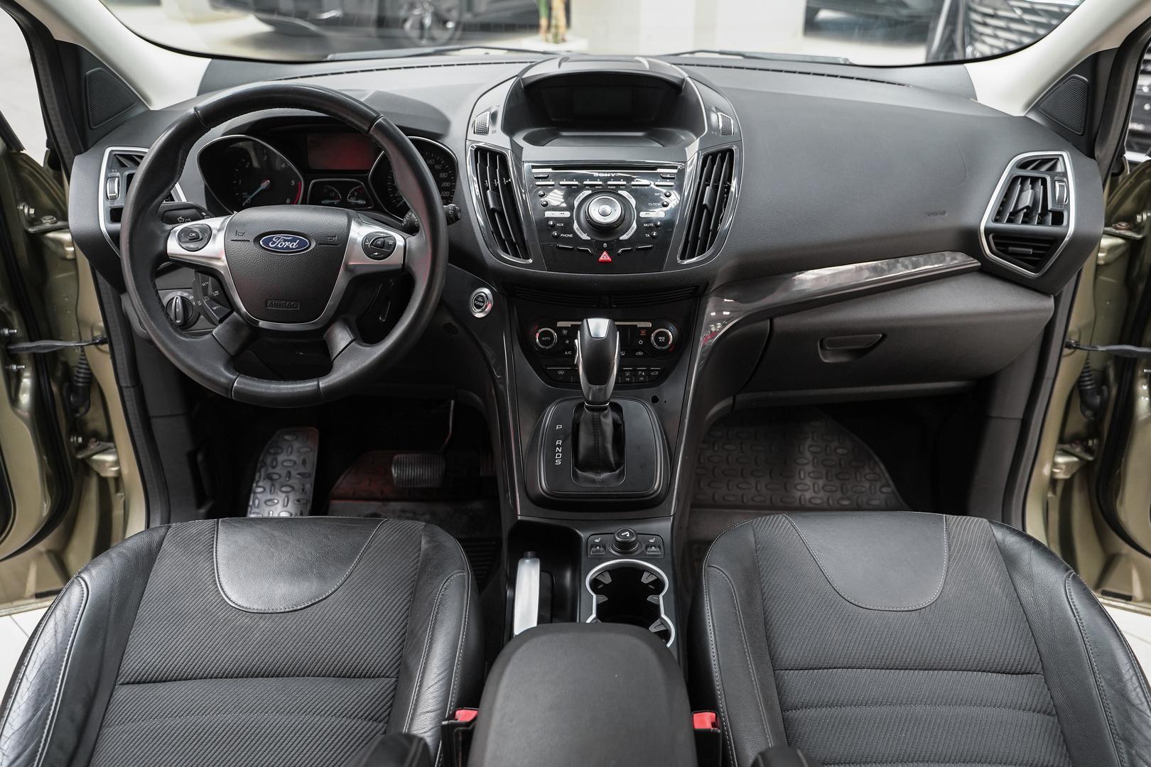 Ford Kuga 2013, зеленый, ДЦ Орехово