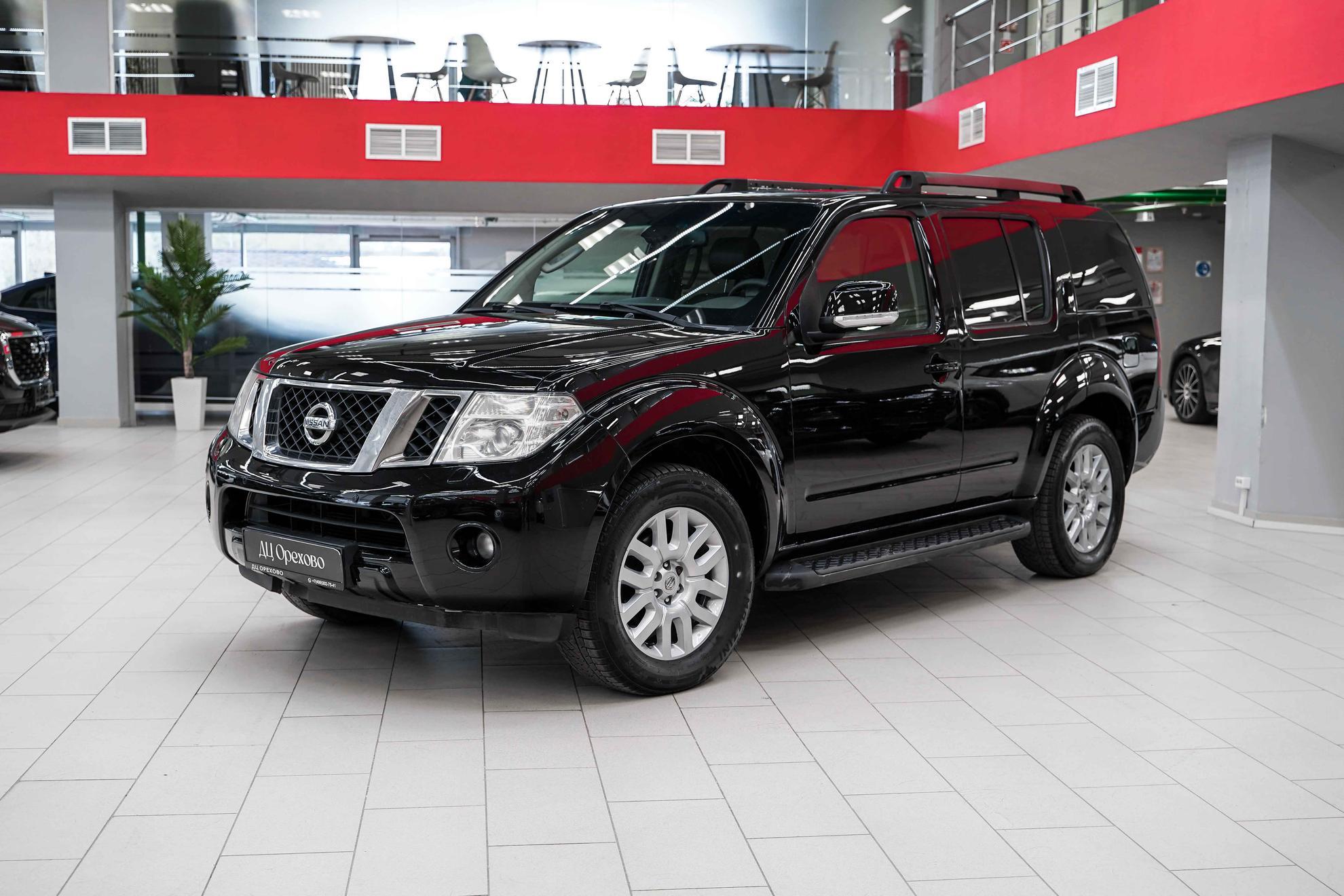 Nissan Pathfinder 2010, черный, ДЦ Орехово
