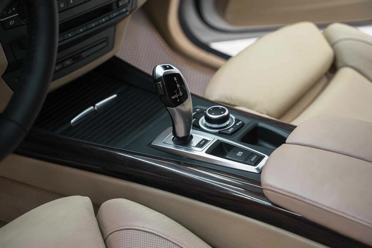 BMW X5 2011, белый, ДЦ Орехово