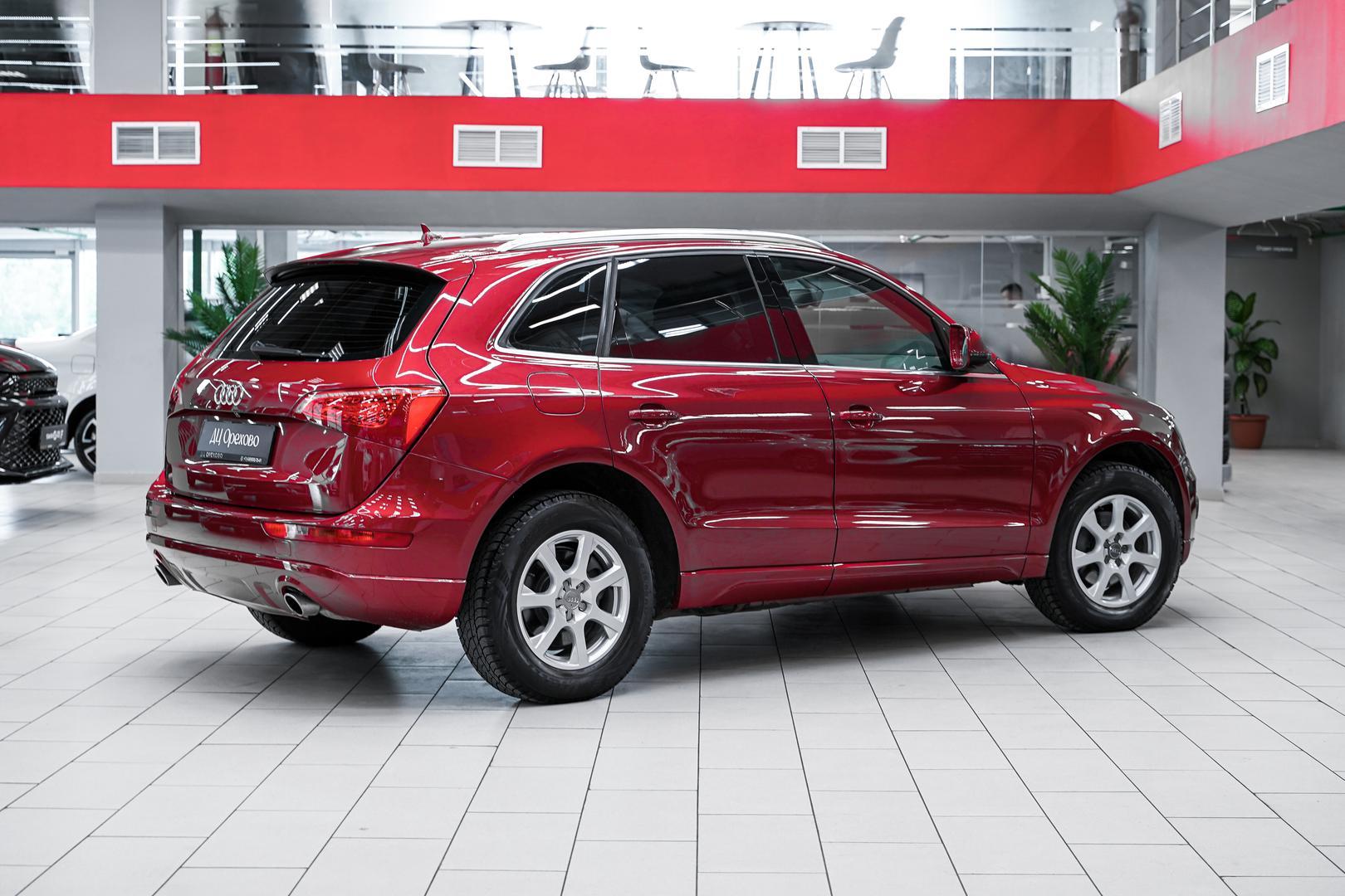 Audi Q5 2010, красный, ДЦ Орехово
