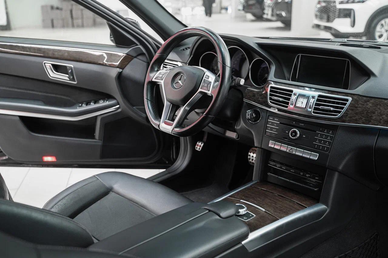 Mercedes-Benz E-Класс 2015, черный, ДЦ Орехово