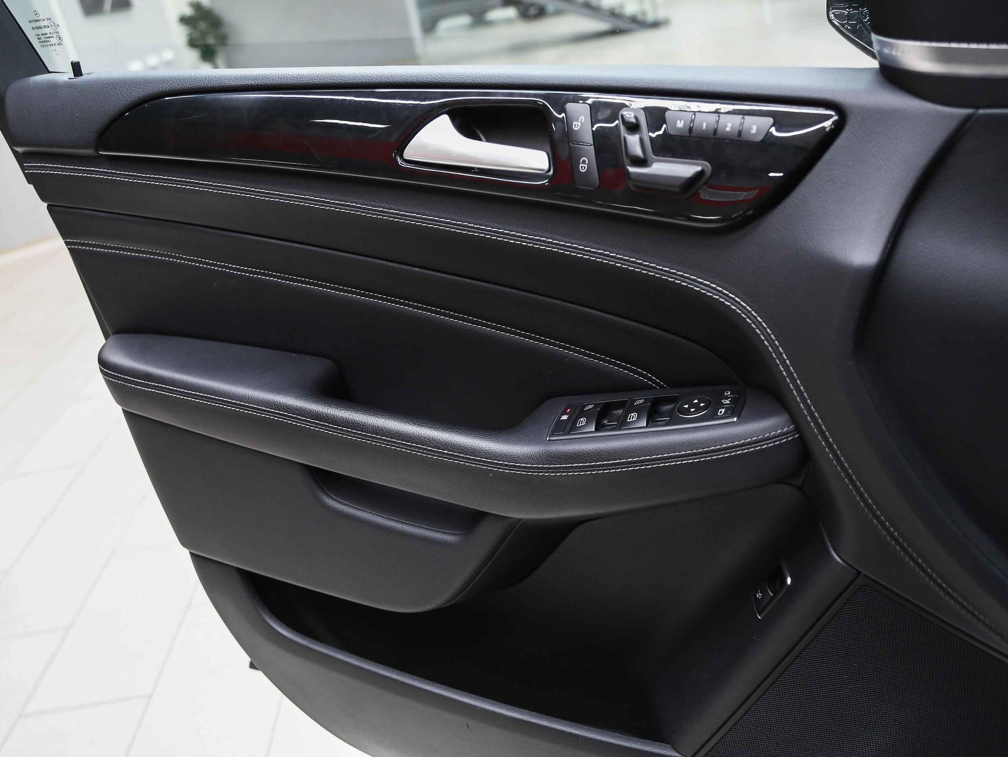 Mercedes-Benz M-Класс 2014, черный, ДЦ Орехово