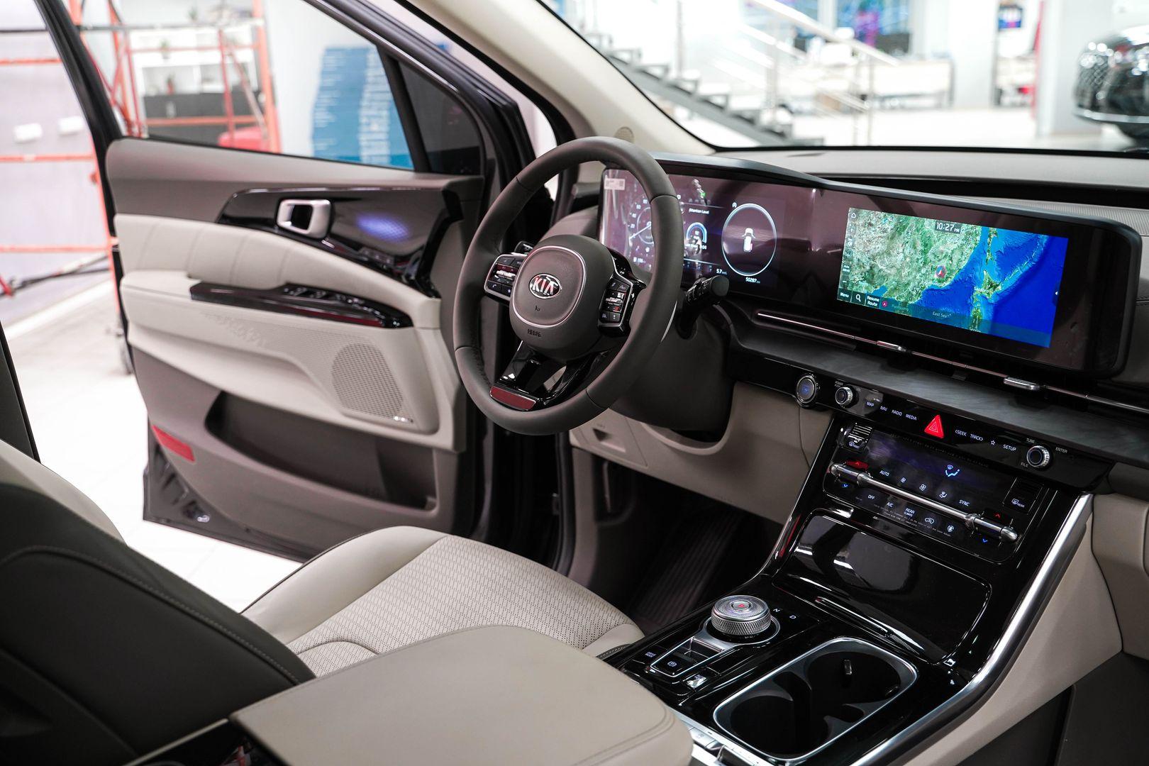 Kia Carnival 2020, серый, ДЦ Орехово