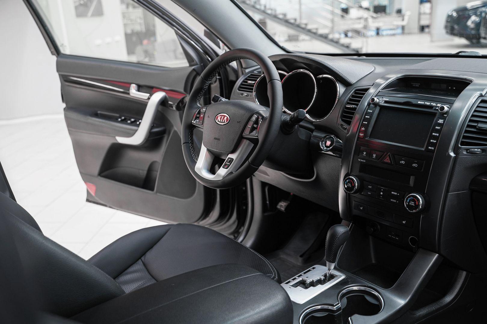 Kia Sorento 2012, черный, ДЦ Орехово
