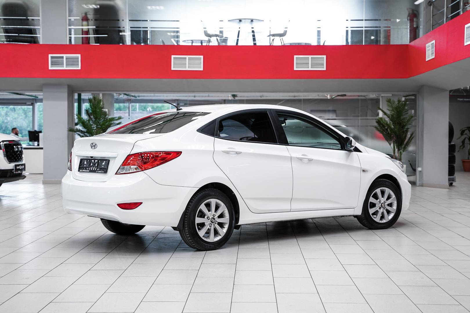 Hyundai Solaris 2014, белый, ДЦ Орехово