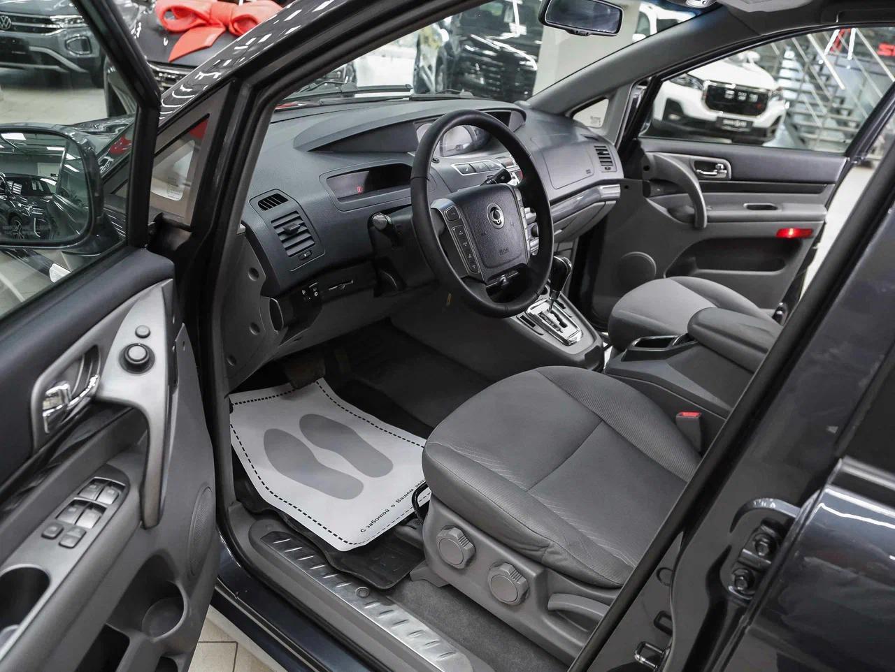 SsangYong Stavic 2013, серый, ДЦ Орехово