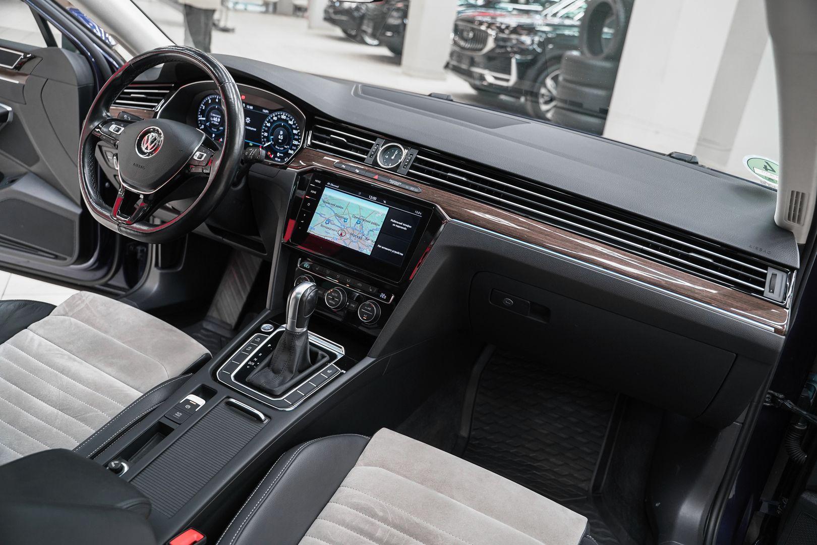 Volkswagen Passat 2018, синий, ДЦ Орехово