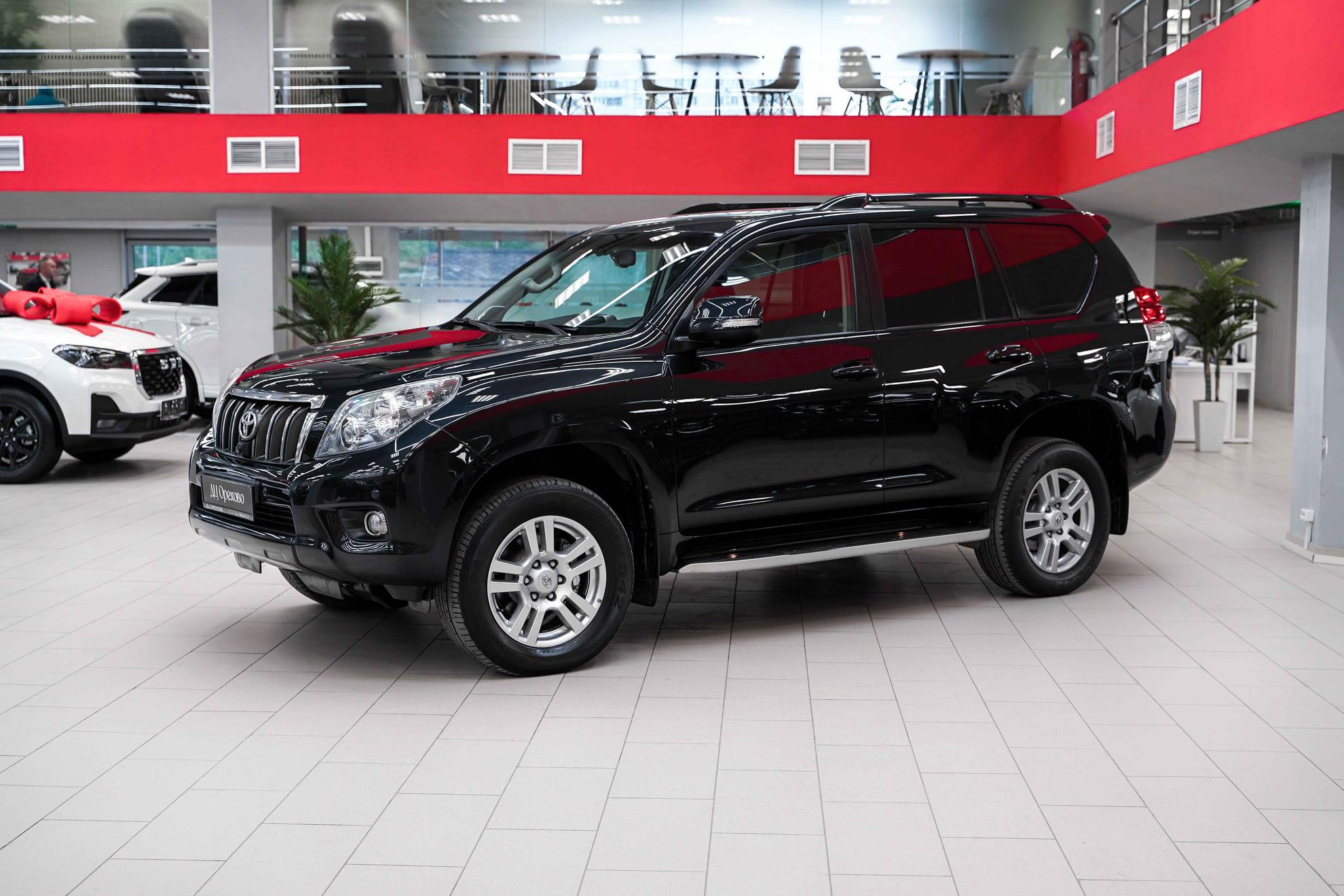 Toyota Land Cruiser Prado 2013, серый, ДЦ Орехово