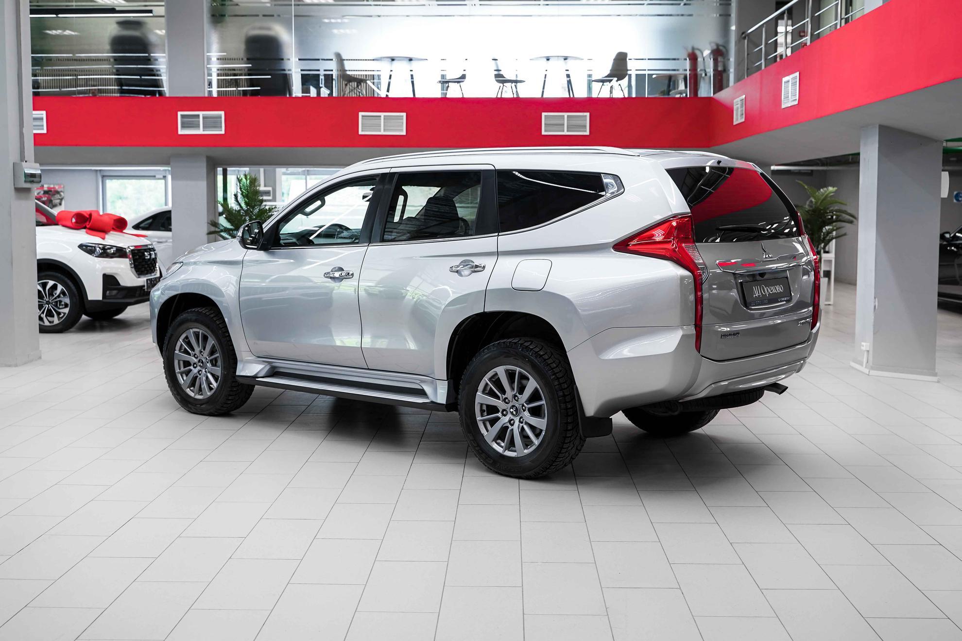 Mitsubishi Pajero Sport 2017, серебряный, ДЦ Орехово