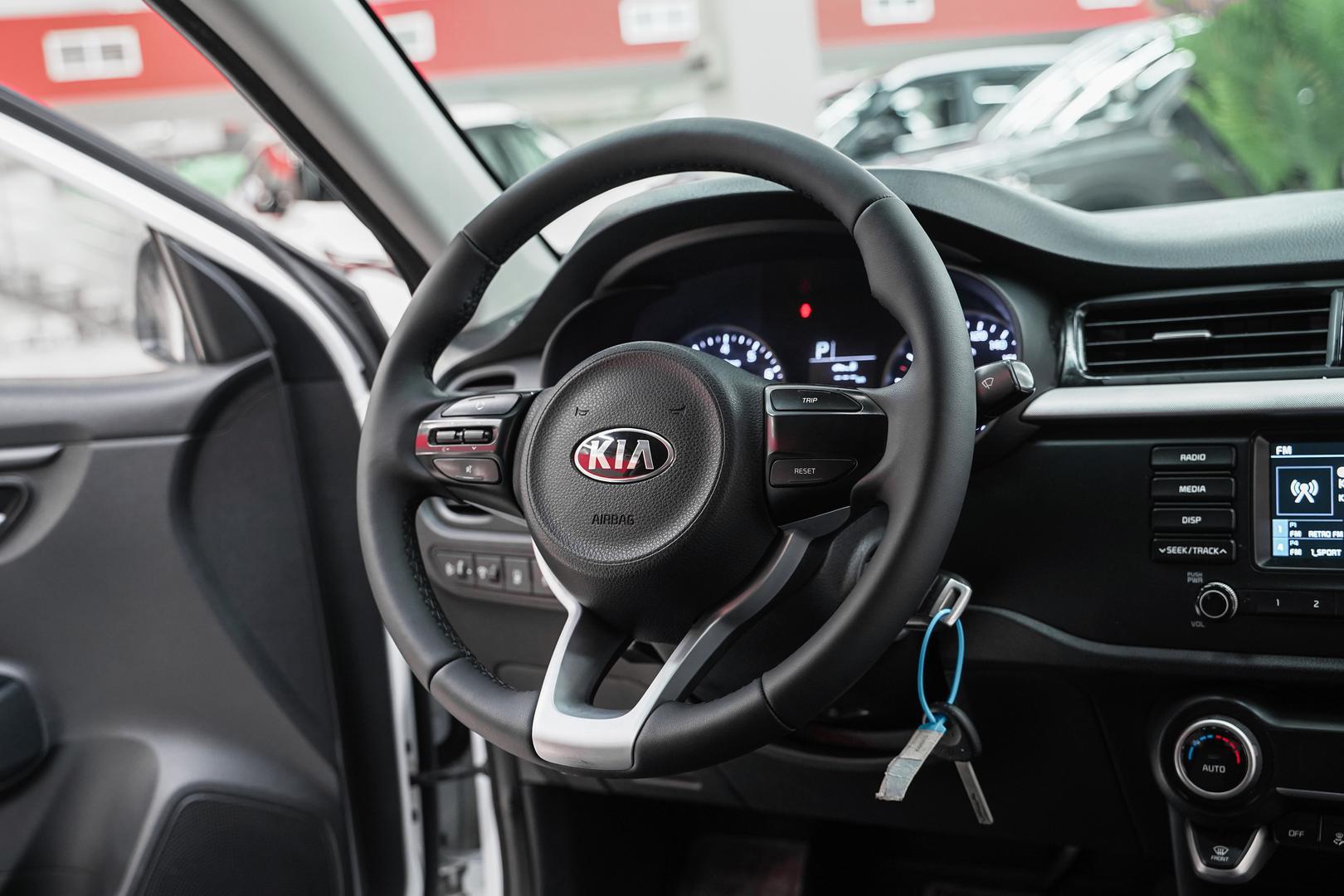 Kia Rio 2018, белый, ДЦ Орехово
