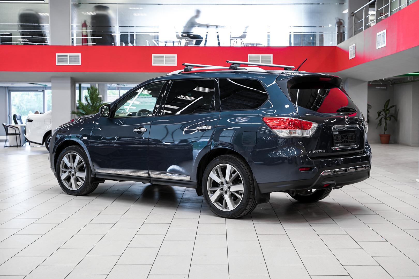 Nissan Pathfinder 2015, синий, ДЦ Орехово