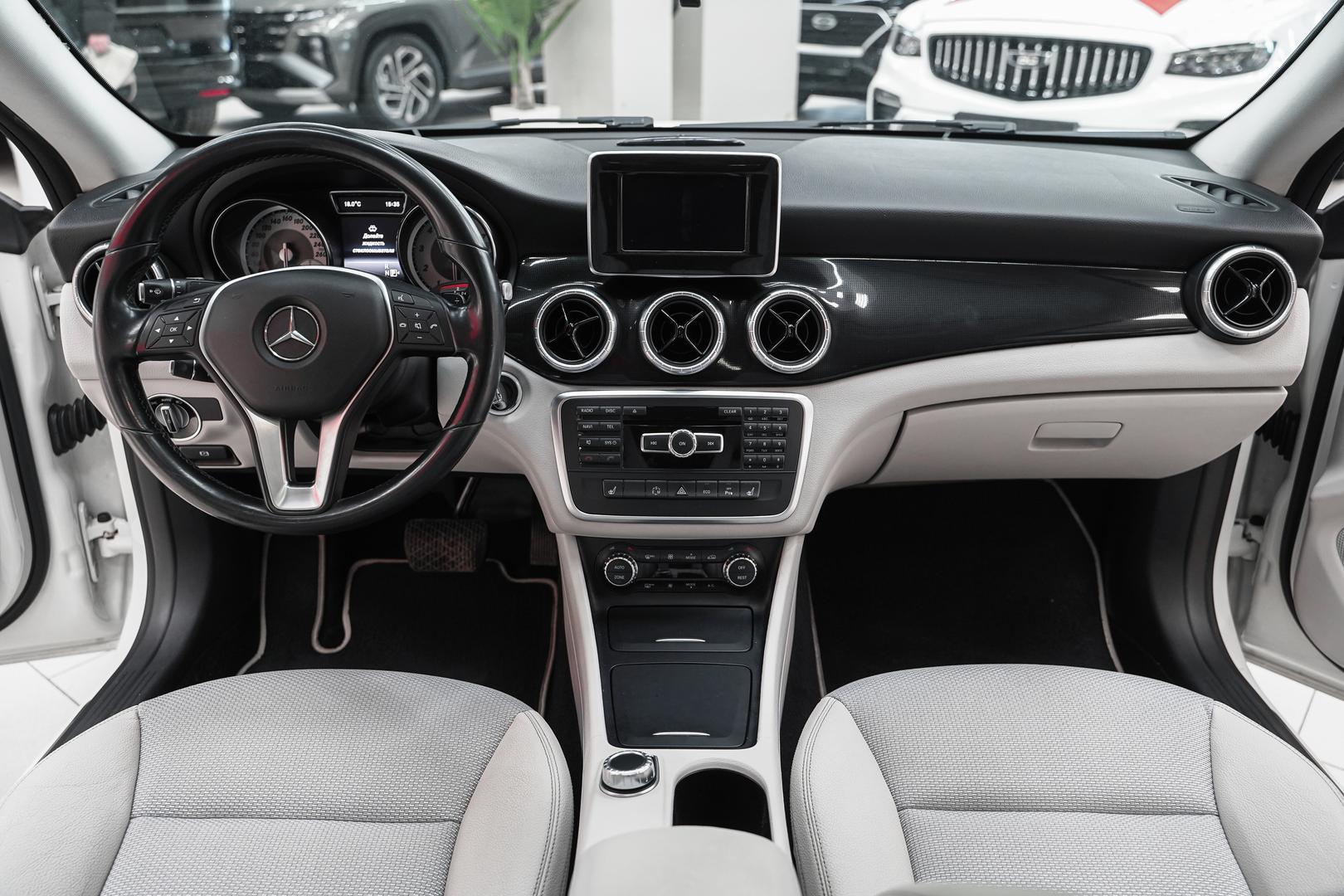 Mercedes-Benz CLA 2014, белый, ДЦ Орехово