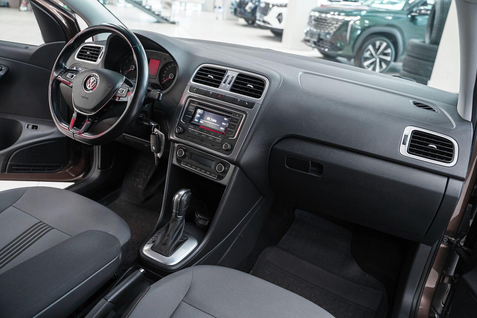 Volkswagen Polo 2016, коричневый, ДЦ Орехово