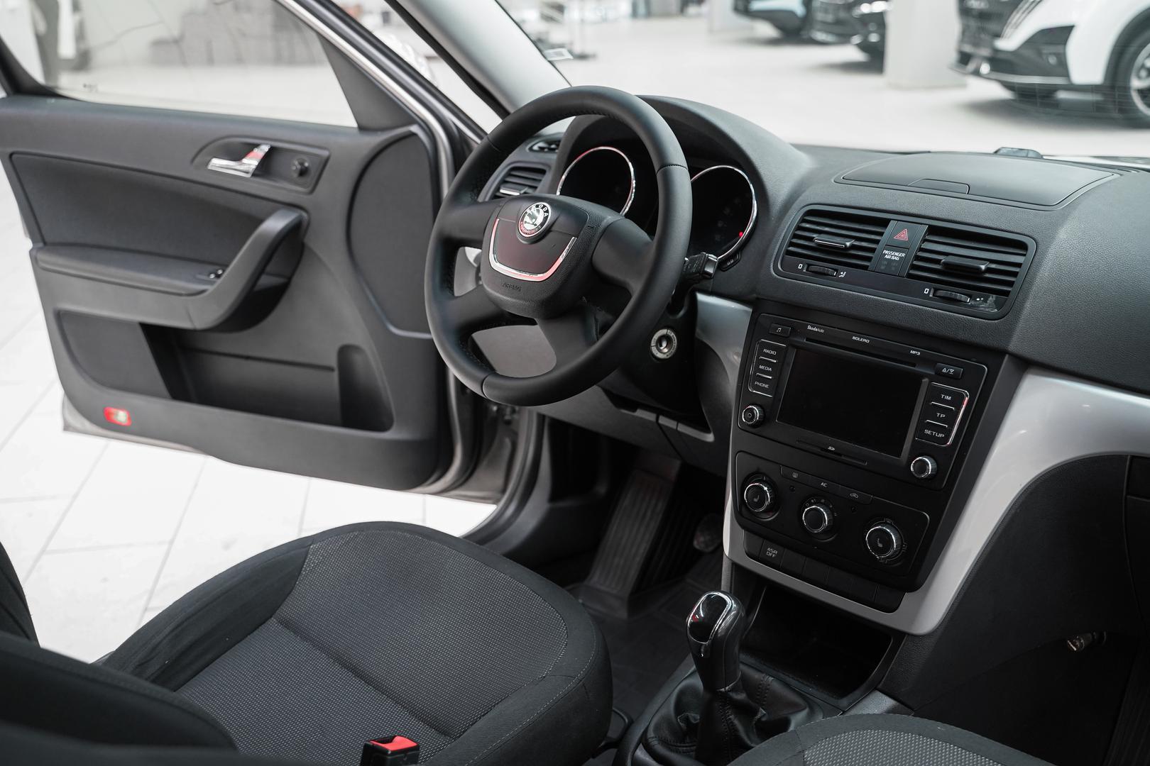 Skoda Yeti 2012, бежевый, ДЦ Орехово