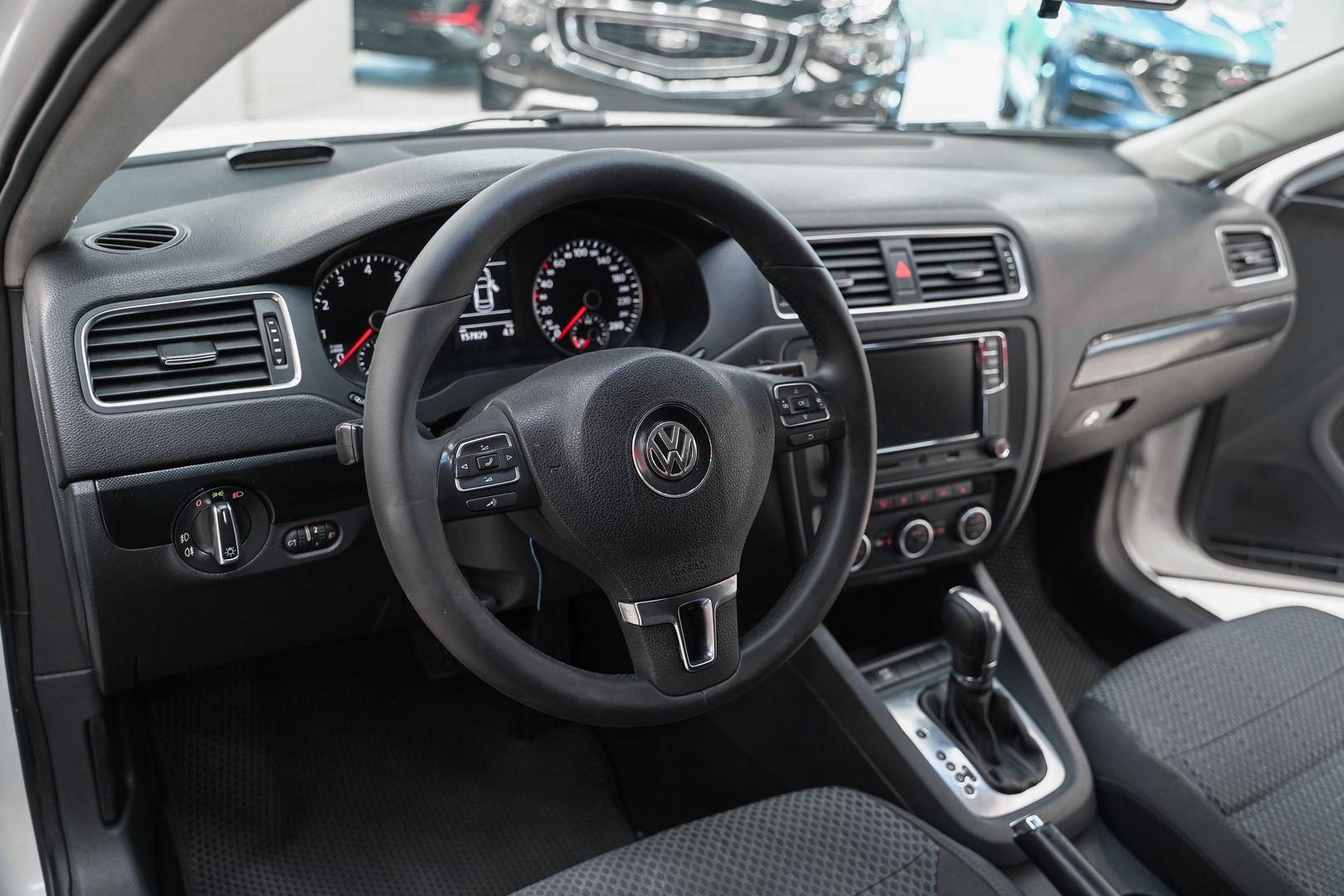 Volkswagen Jetta 2013, белый, ДЦ Орехово