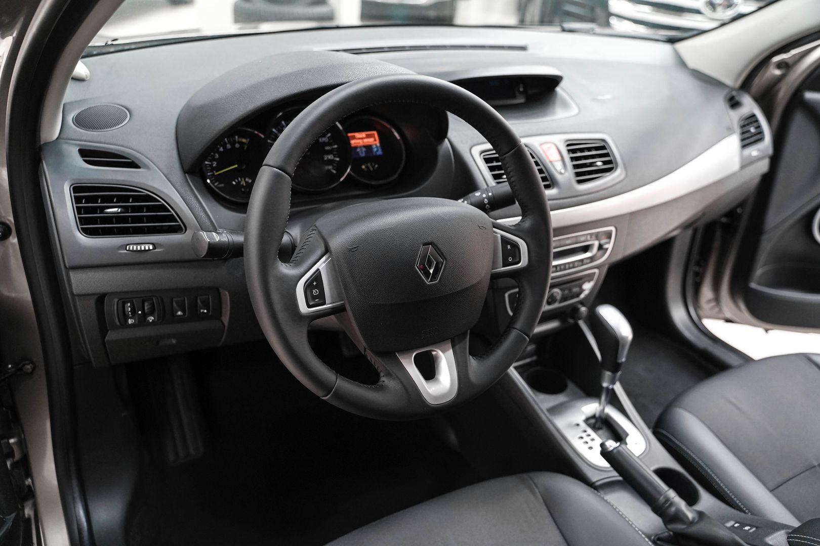 Renault Fluence 2011, бежевый, ДЦ Орехово