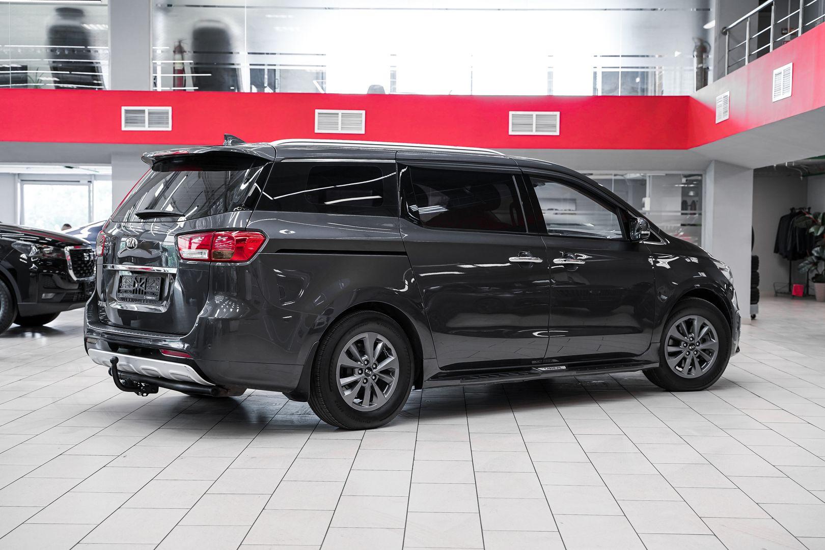 Kia Carnival 2016, серый, ДЦ Орехово