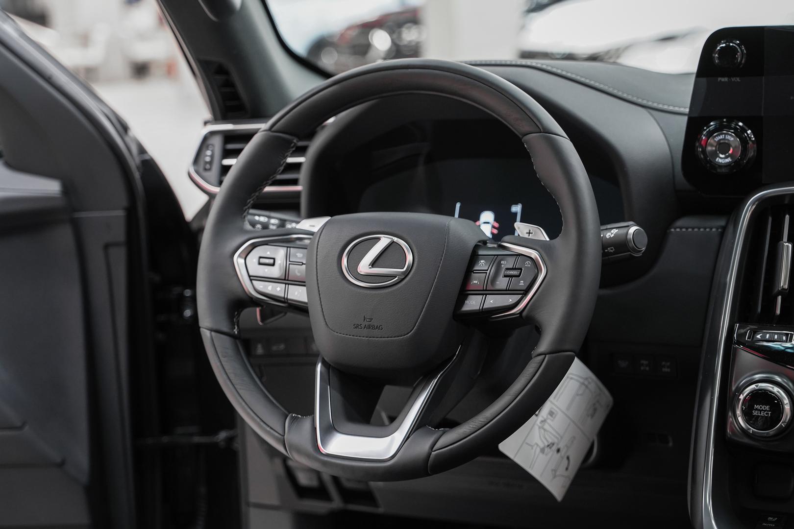 Lexus LX 2025, черный, ДЦ Орехово
