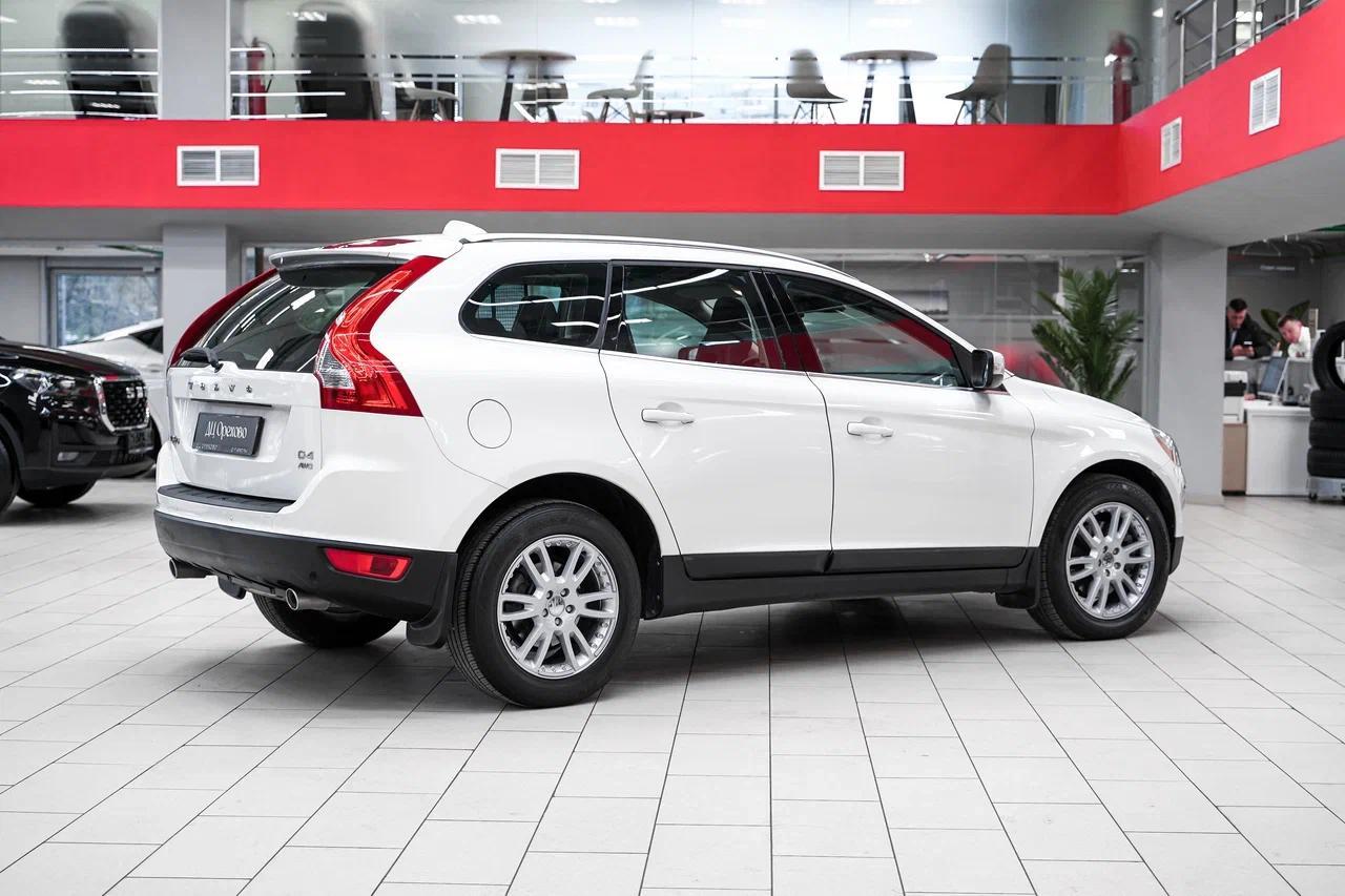 Volvo XC60 2012, белый, ДЦ Орехово