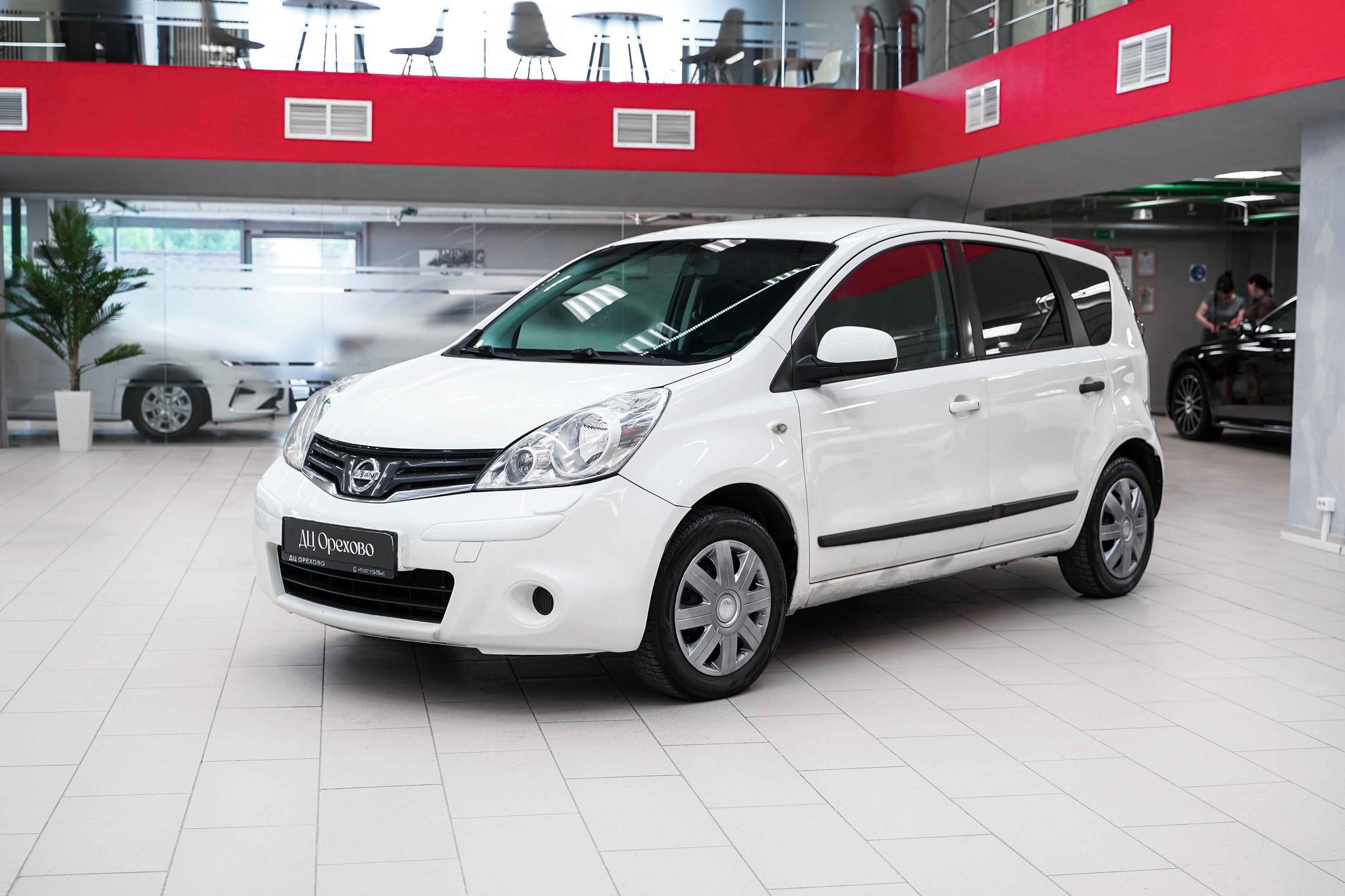 Nissan Note 2010, белый, ДЦ Орехово