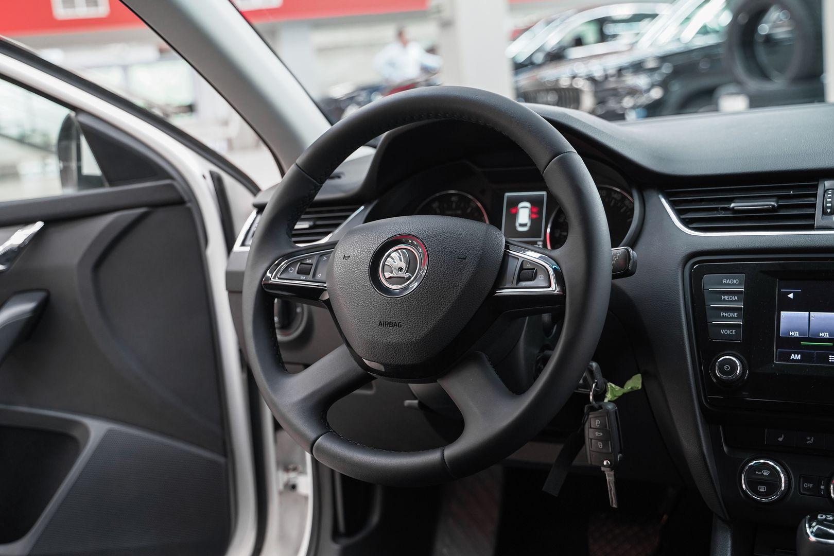 Skoda Octavia 2015, белый, ДЦ Орехово