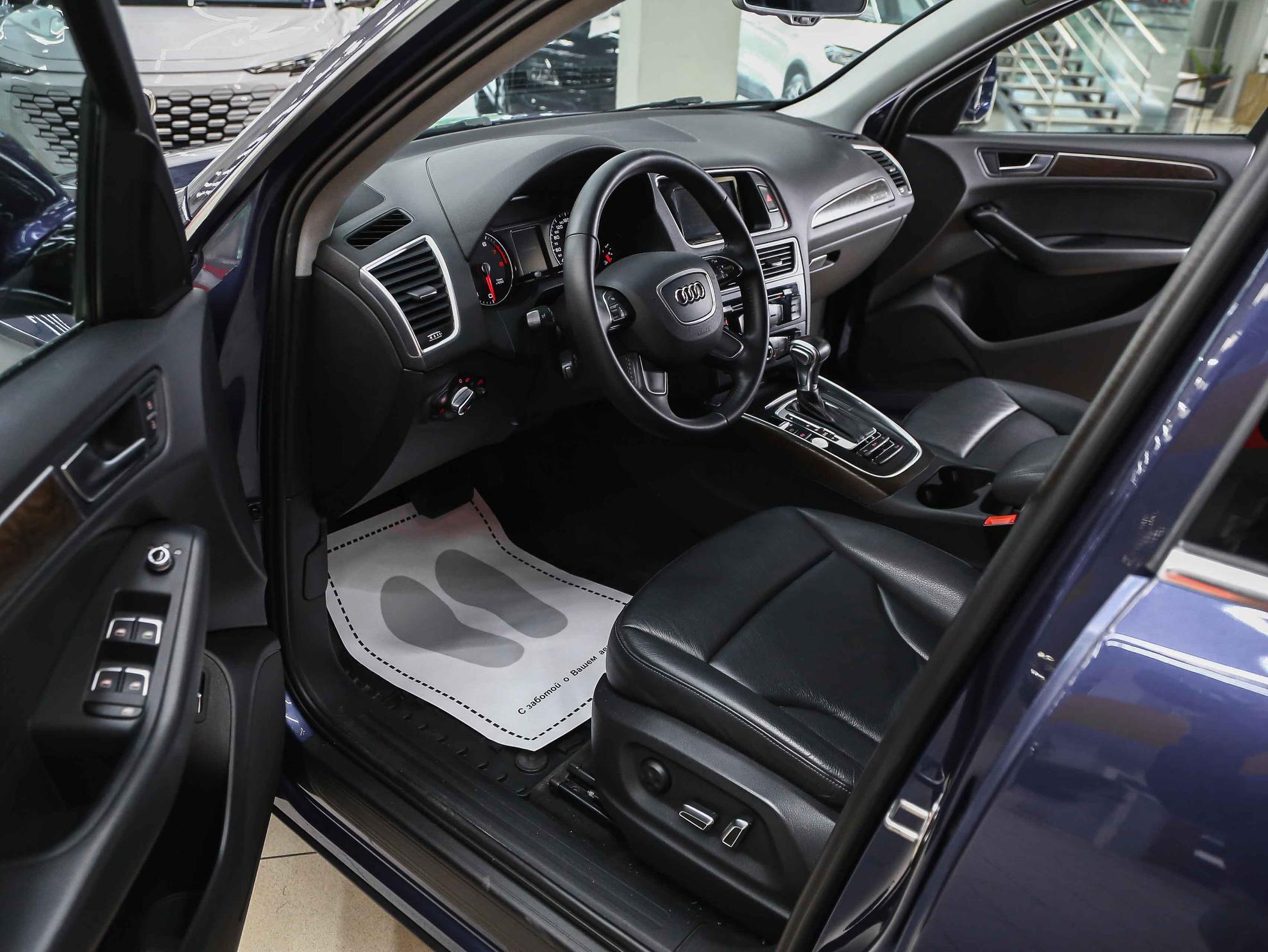Audi Q5 2015, синий, ДЦ Орехово