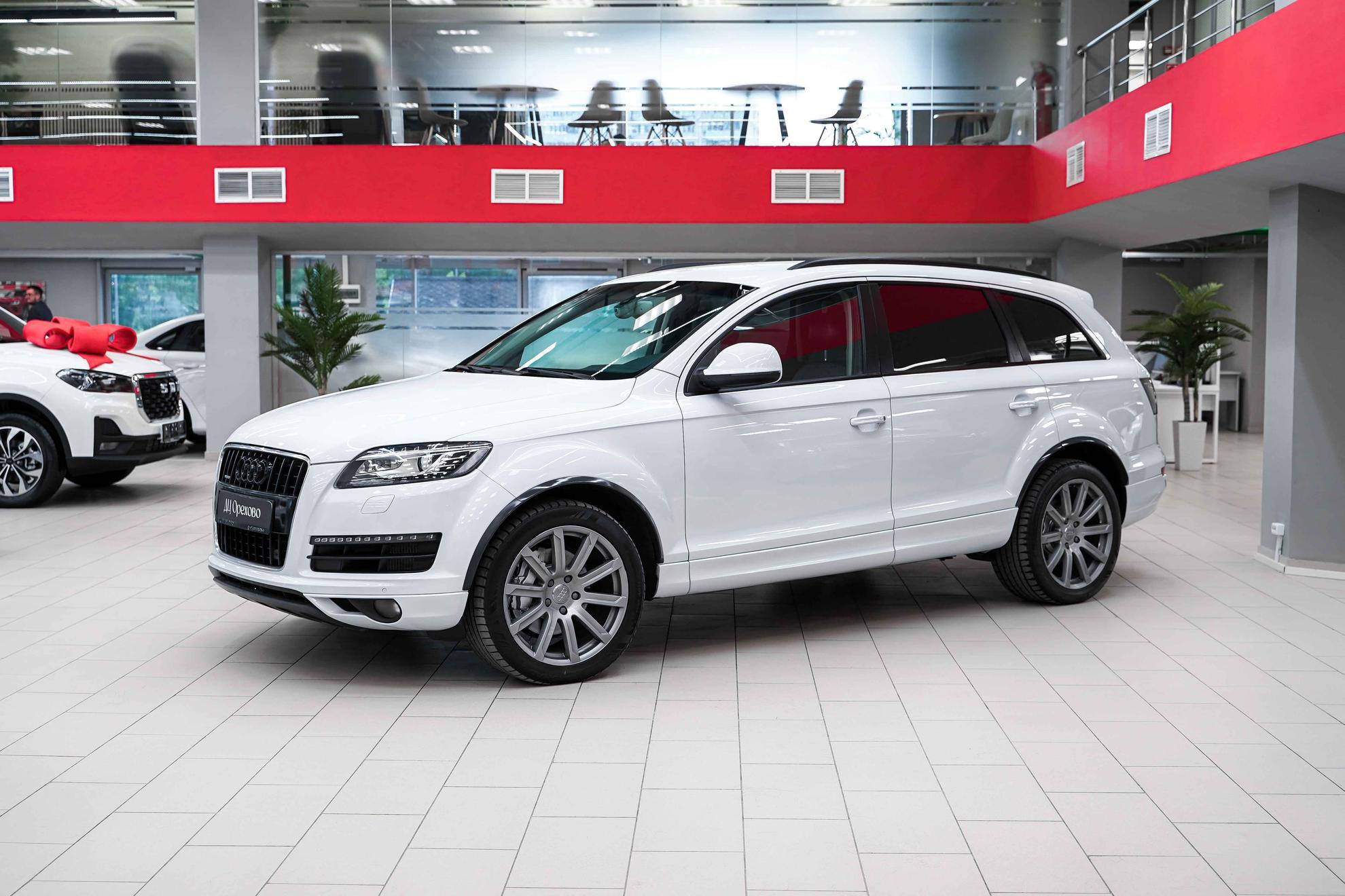 Audi Q7 2015, белый, ДЦ Орехово