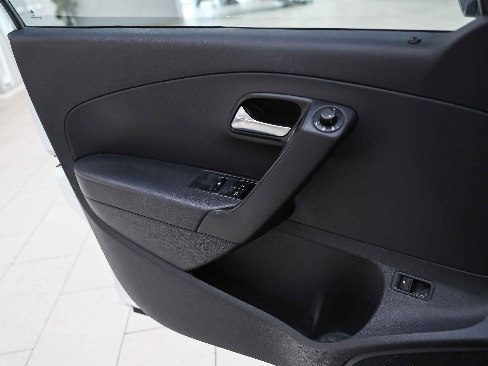 Volkswagen Polo 2018, белый, ДЦ Орехово