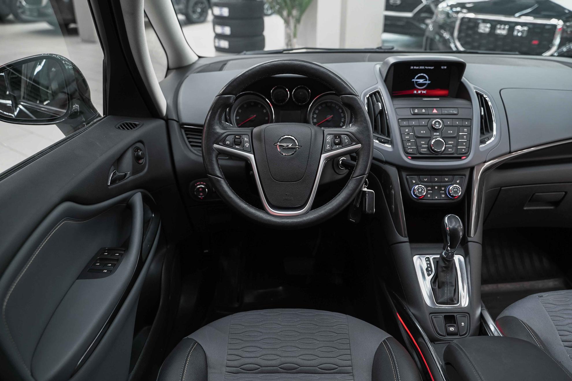 Opel Zafira 2014, коричневый, ДЦ Орехово