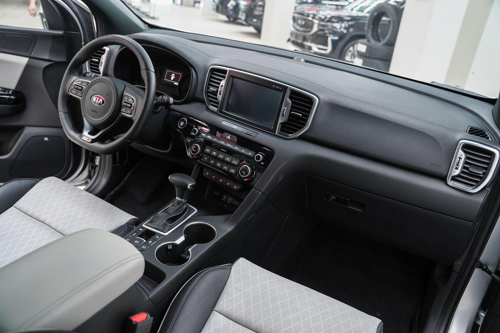 Kia Sportage 2016, серебряный, ДЦ Орехово
