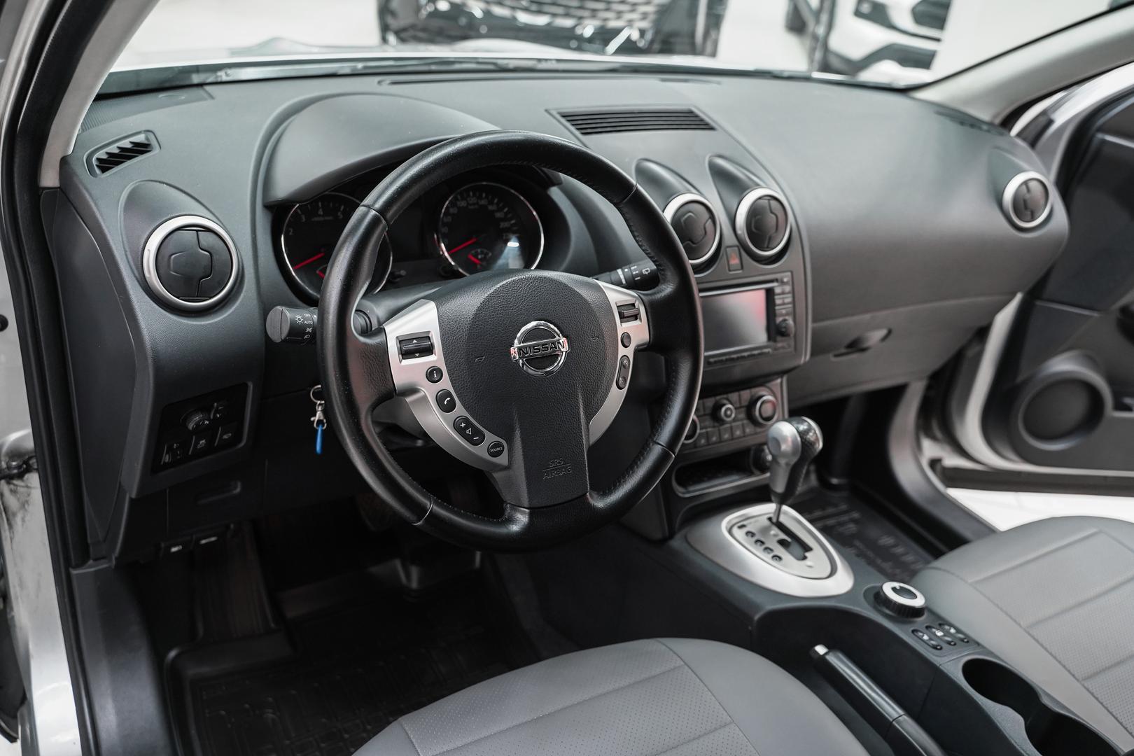 Nissan Qashqai 2010, серебряный, ДЦ Орехово