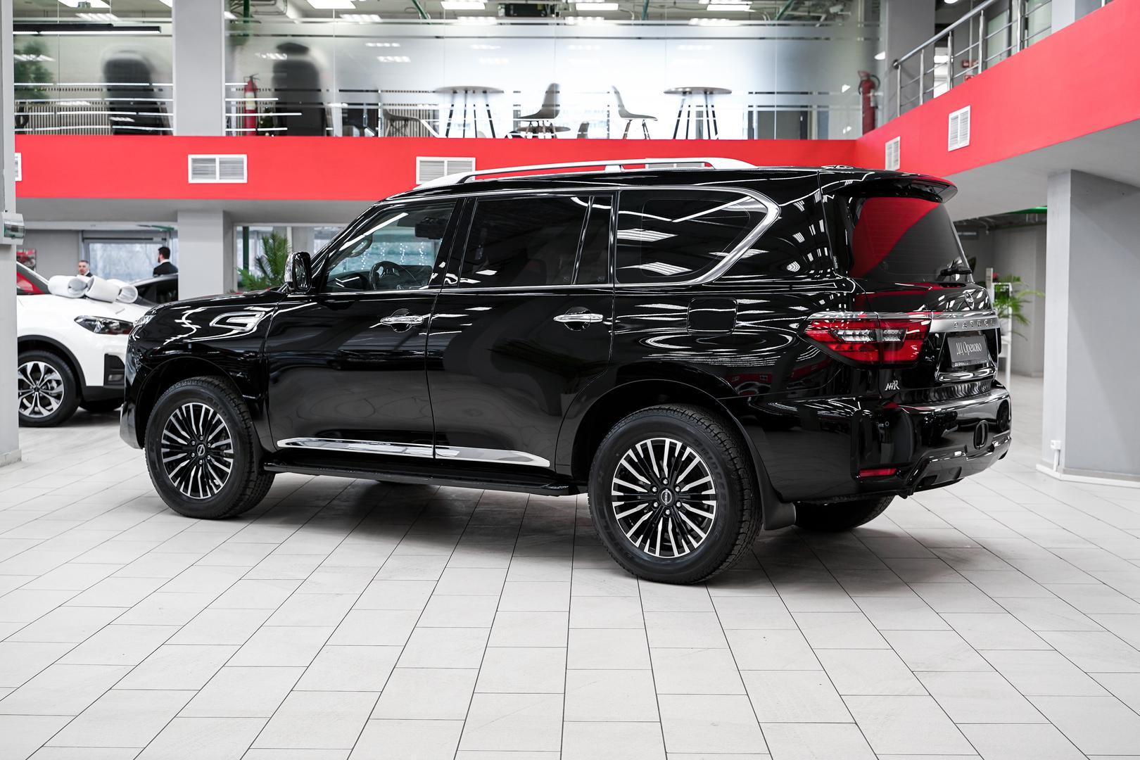 Nissan Patrol 2022, черный, ДЦ Орехово