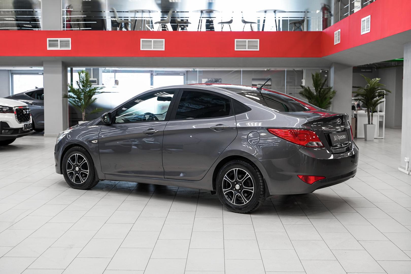 Hyundai Solaris 2014, серый, ДЦ Орехово