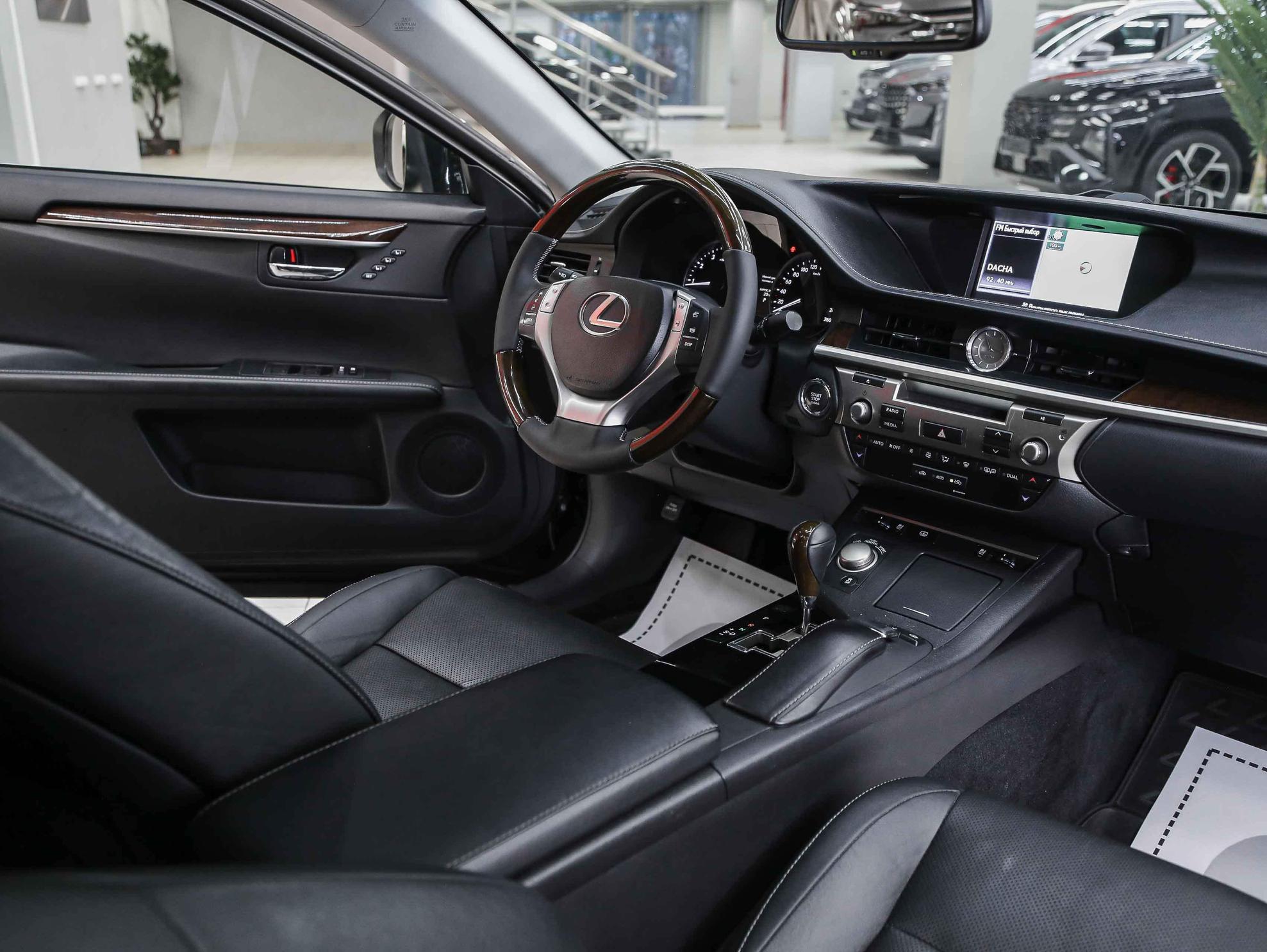 Lexus ES 2014, черный, ДЦ Орехово