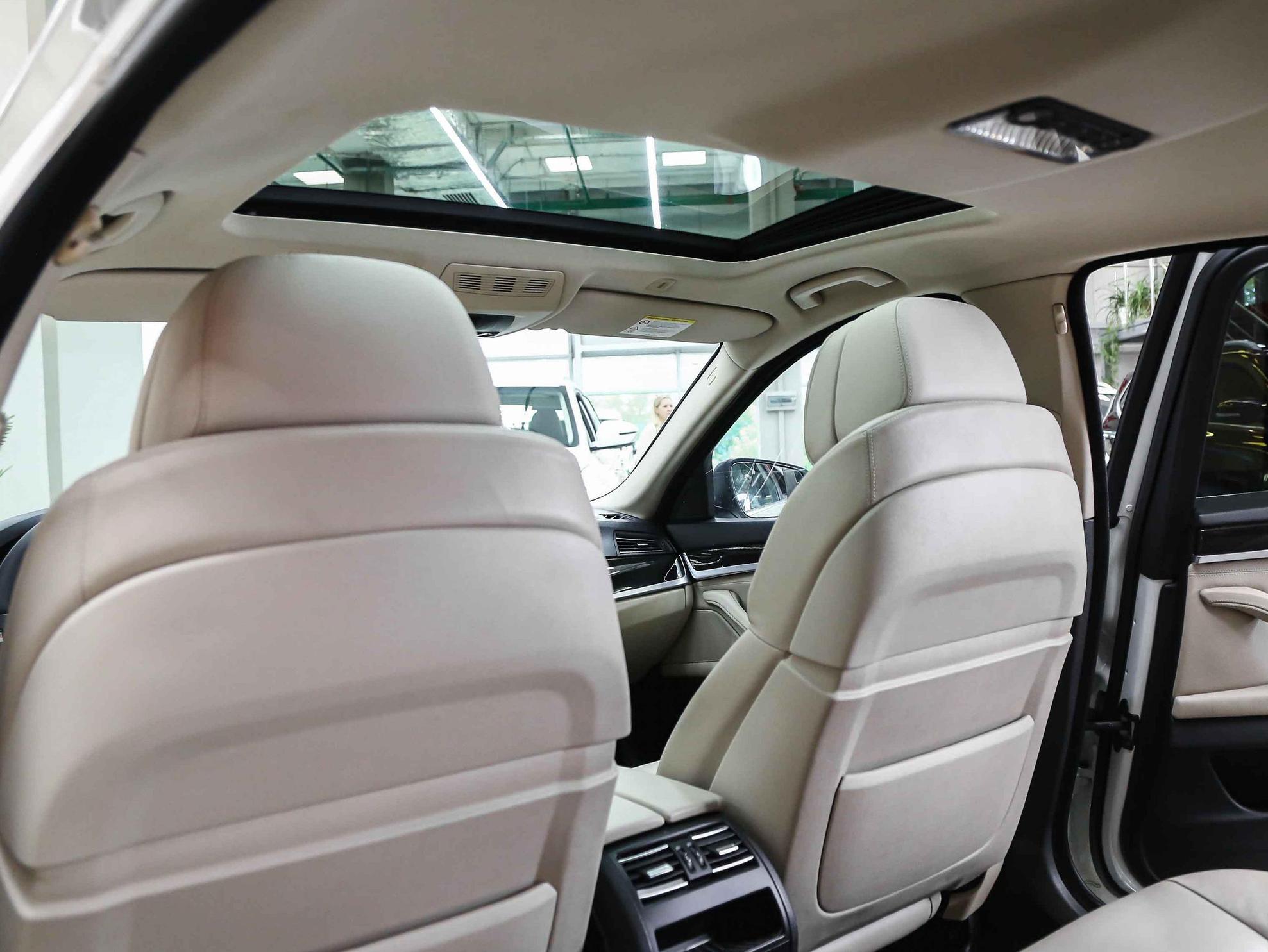 BMW 5 серии 2011, белый, ДЦ Орехово