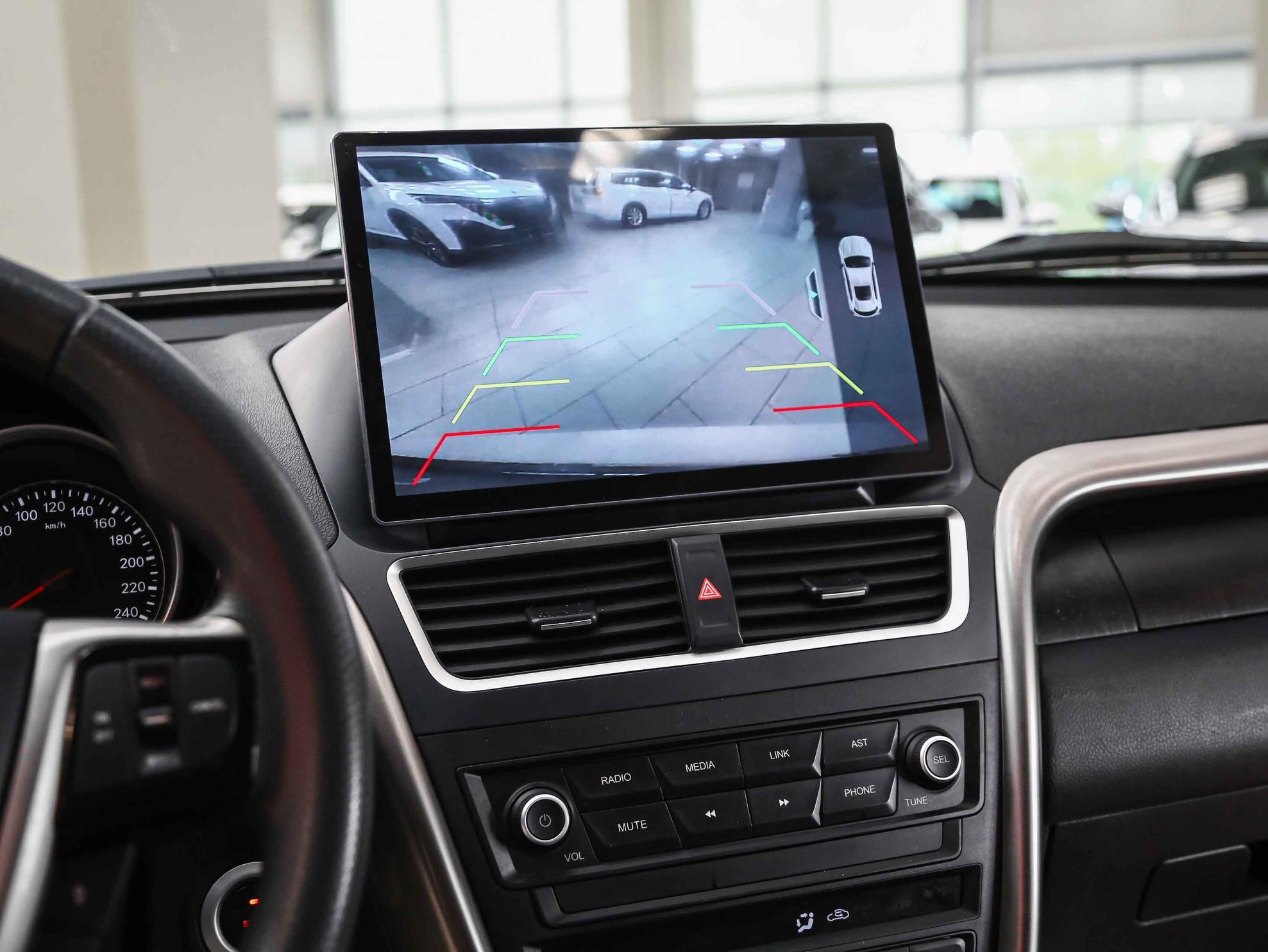 FAW Besturn X80 2020, белый, ДЦ Орехово
