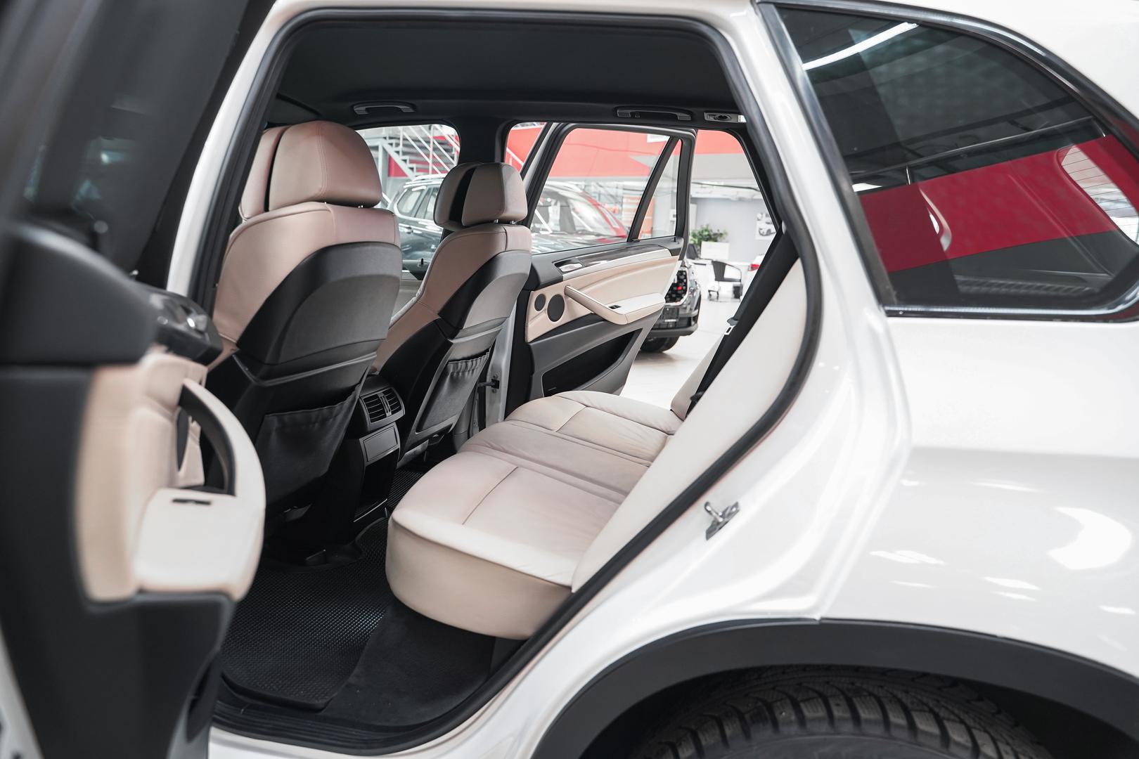 BMW X5 2012, белый, ДЦ Орехово