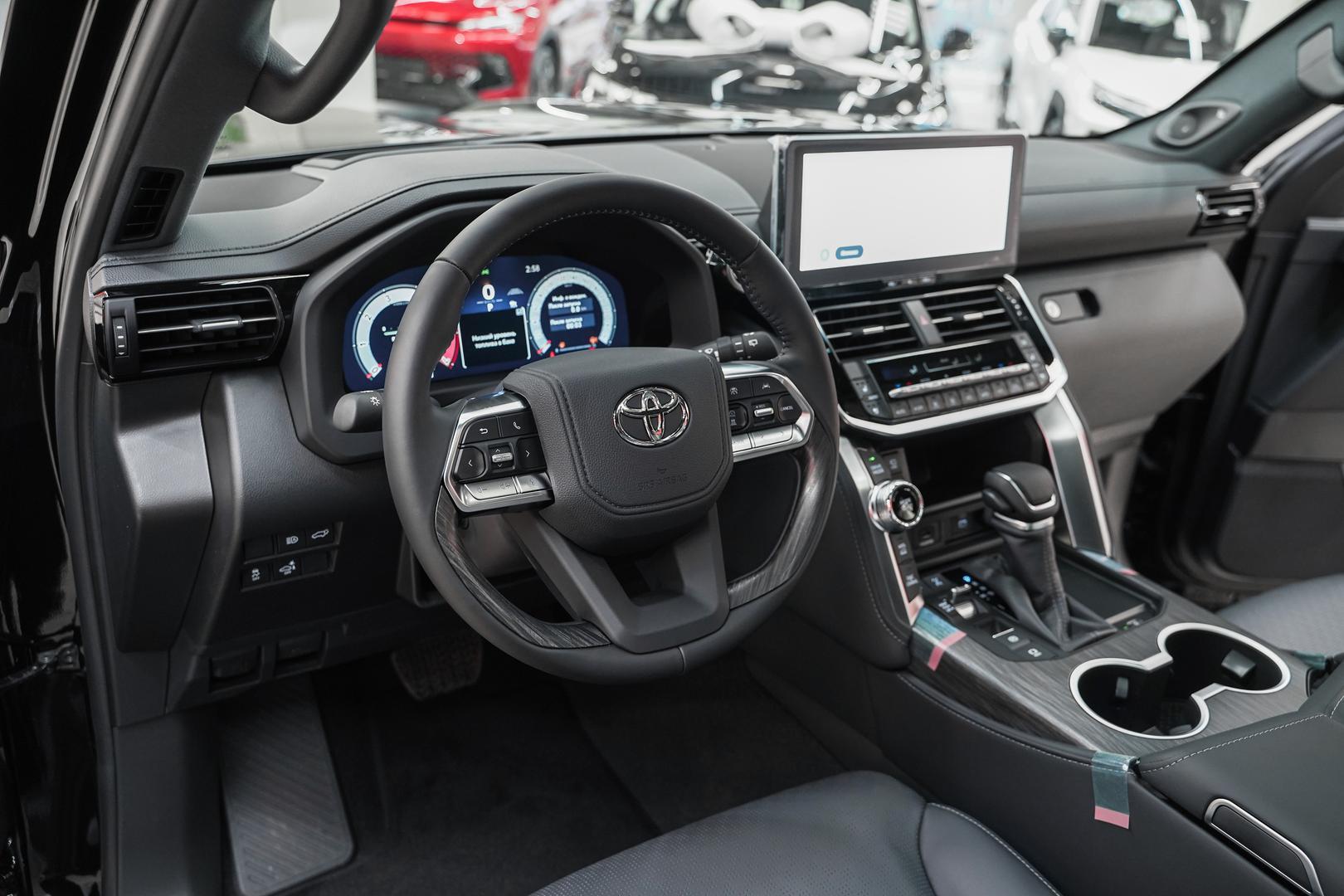 Toyota Land Cruiser 2025, черный, ДЦ Орехово