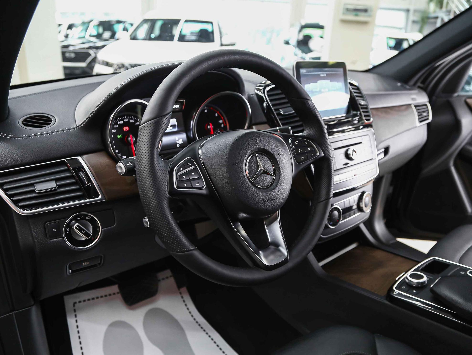Mercedes-Benz GLE 2017, черный, ДЦ Орехово