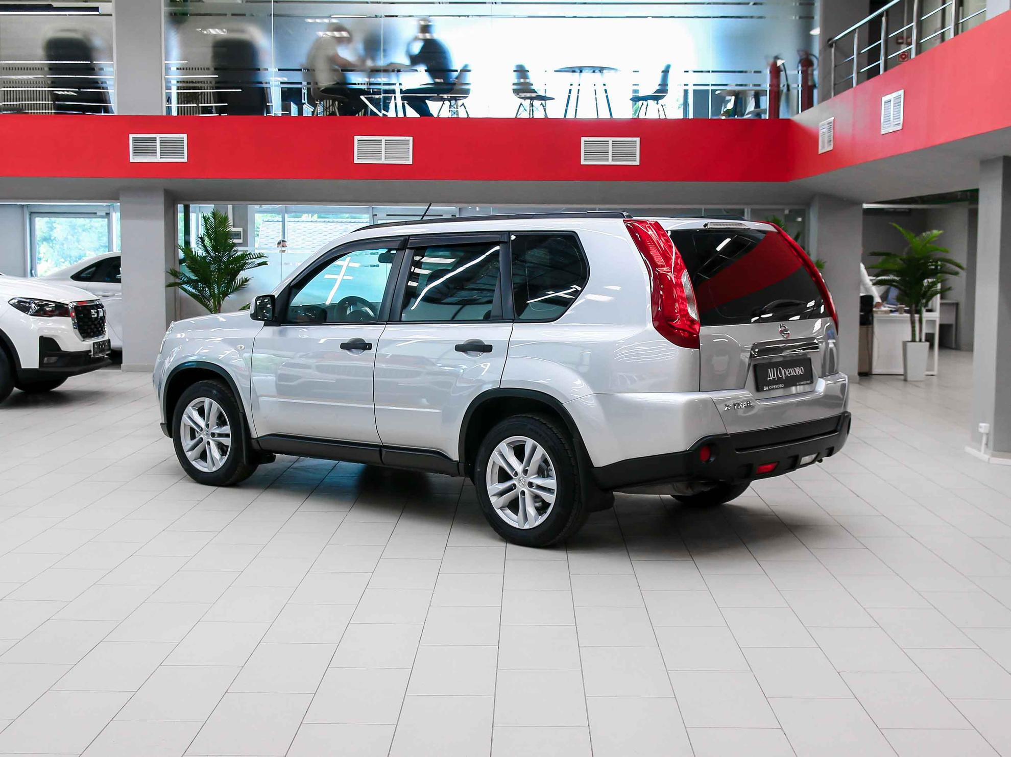 Nissan X-Trail 2011, серебряный, ДЦ Орехово