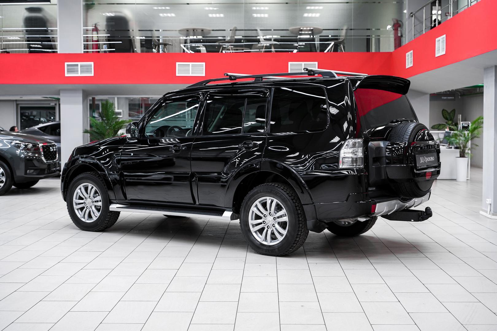 Mitsubishi Pajero 2012, черный, ДЦ Орехово