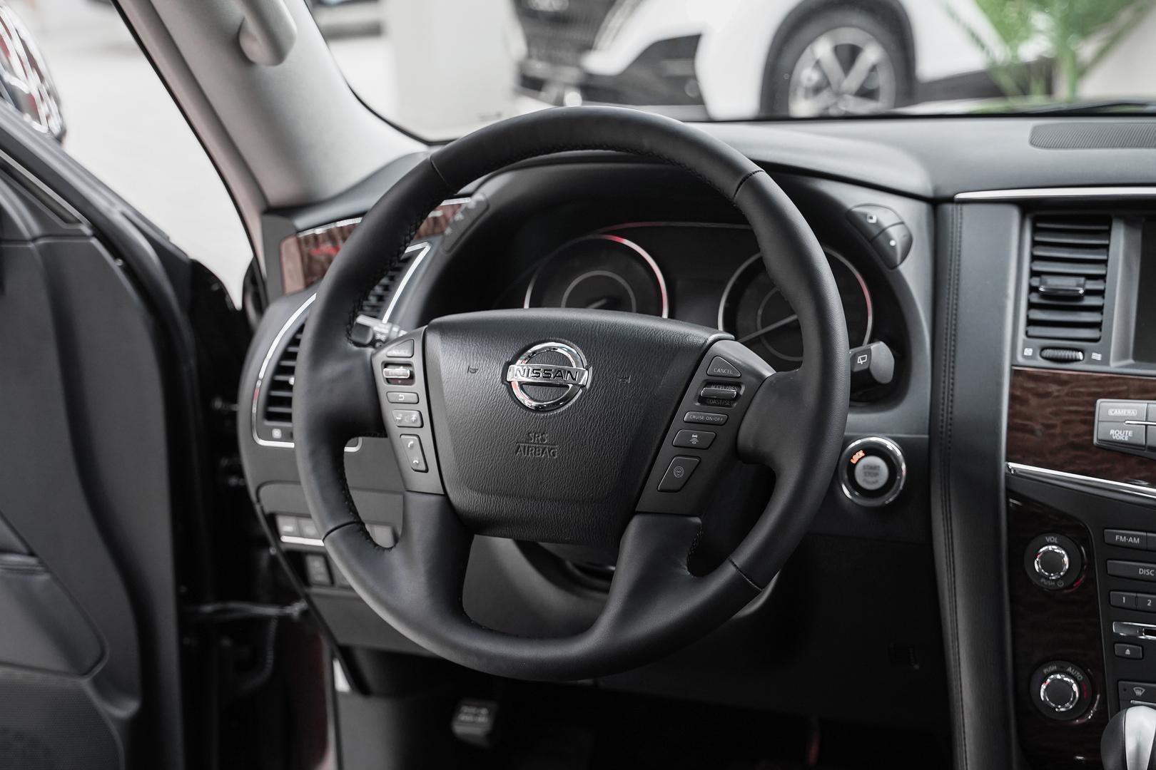 Nissan Patrol 2013, красный, ДЦ Орехово