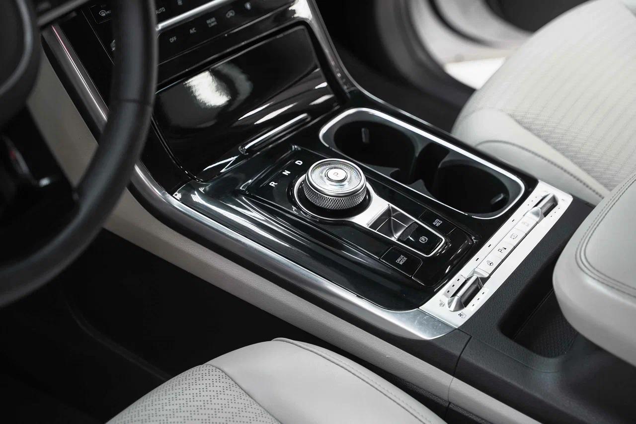 Kia Carnival 2021, белый, ДЦ Орехово
