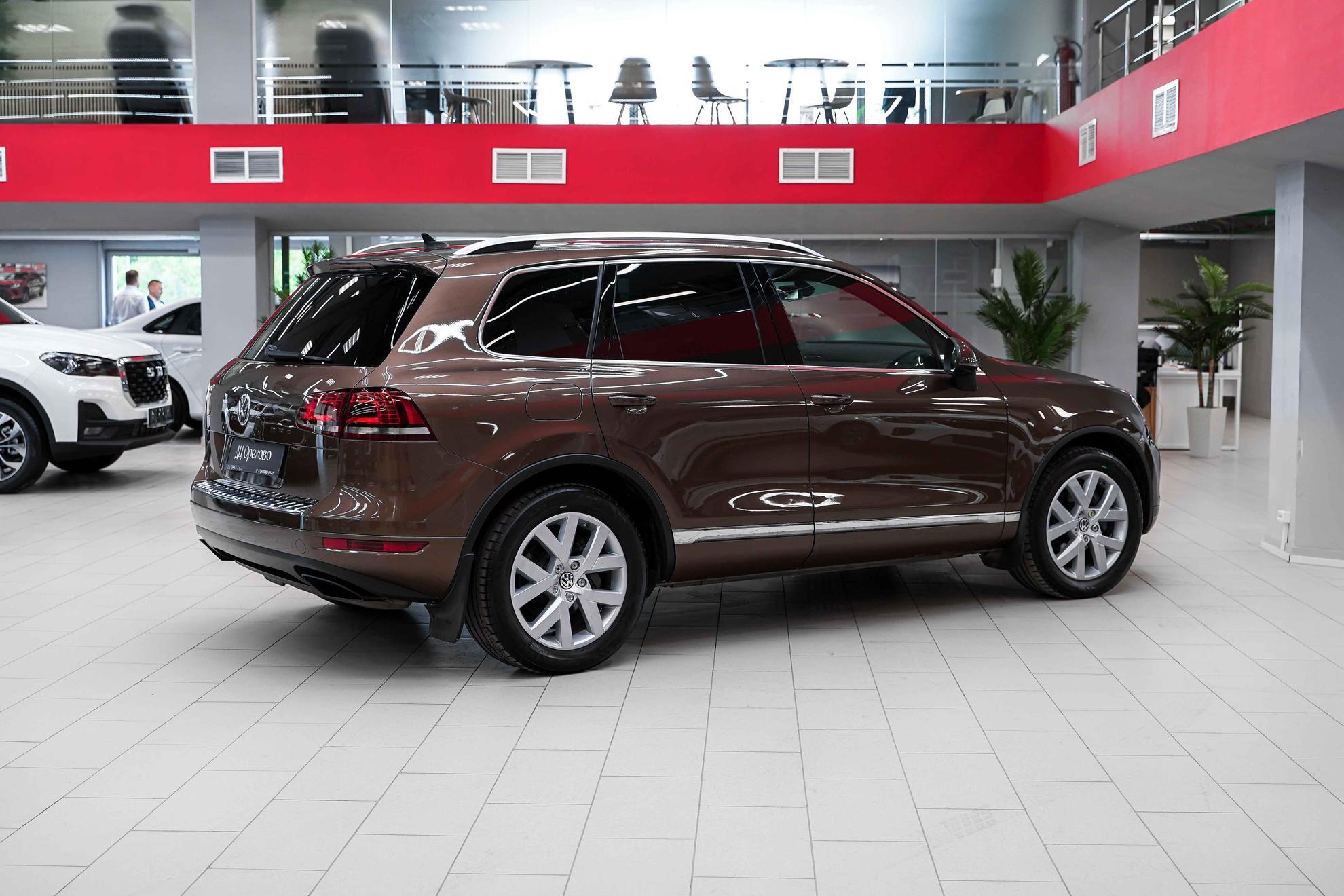 Volkswagen Touareg 2014, коричневый, ДЦ Орехово