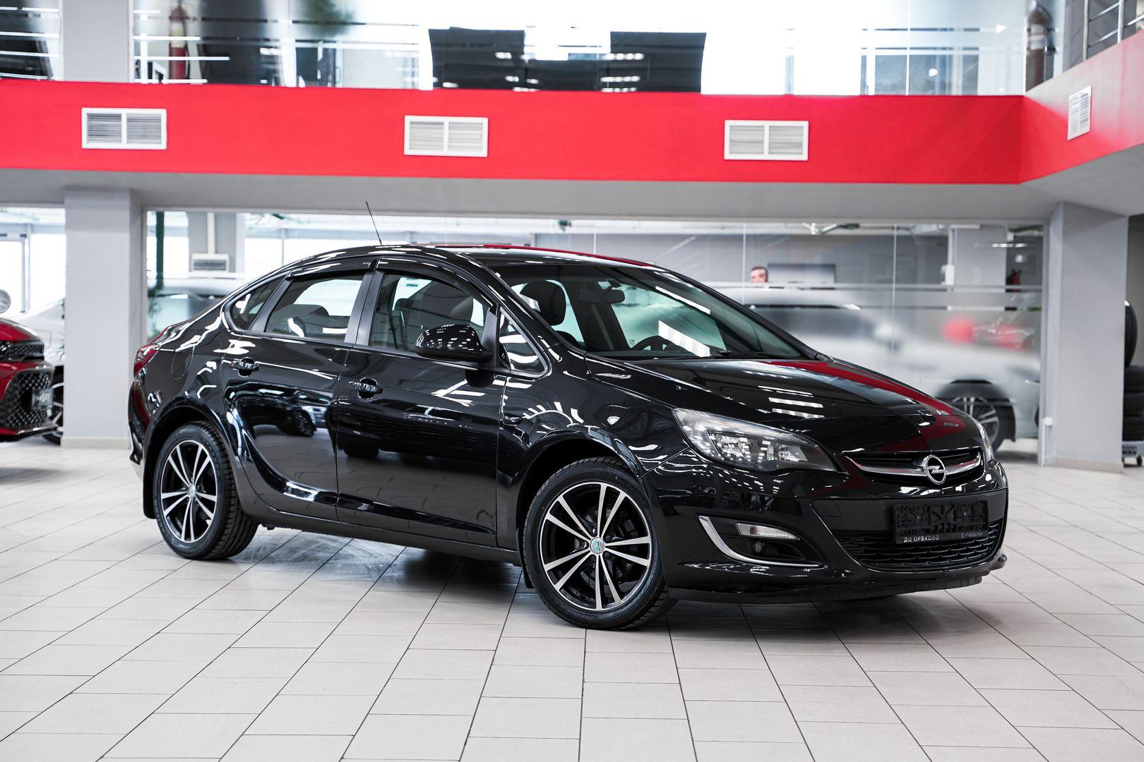 Opel Astra 2013, черный, ДЦ Орехово