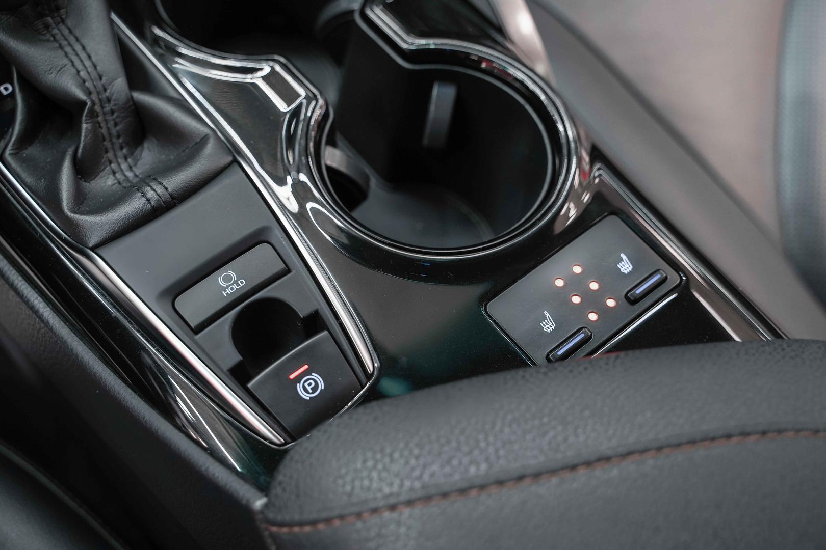 Toyota Camry 2019, белый, ДЦ Орехово