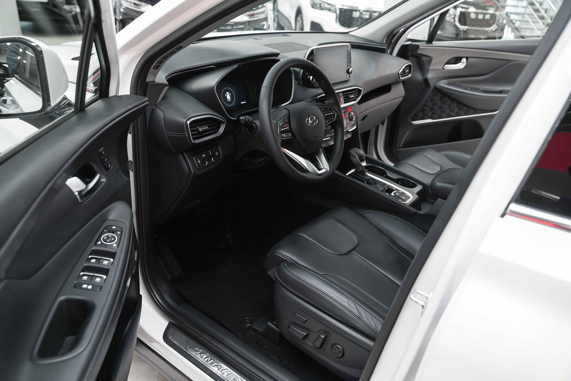 Hyundai Santa Fe 2018, белый, ДЦ Орехово