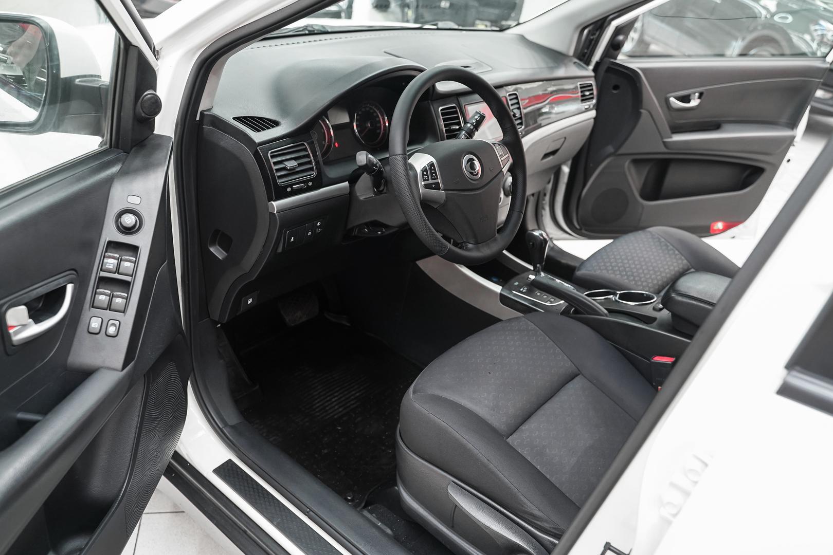 SsangYong Actyon 2012, белый, ДЦ Орехово